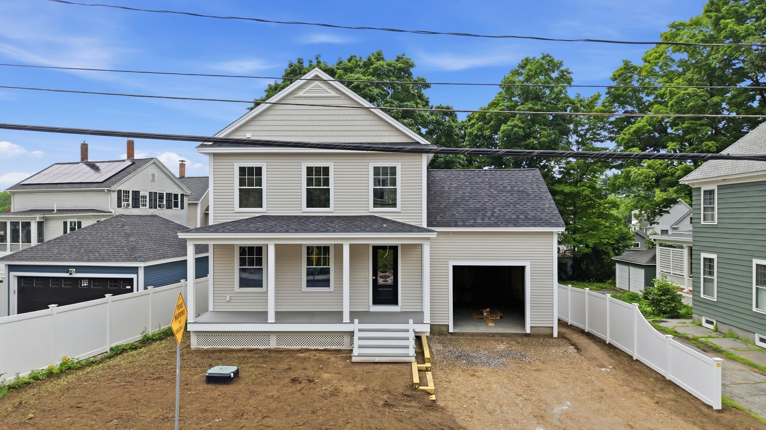 16 Manchester St, Nashua, NH 03064