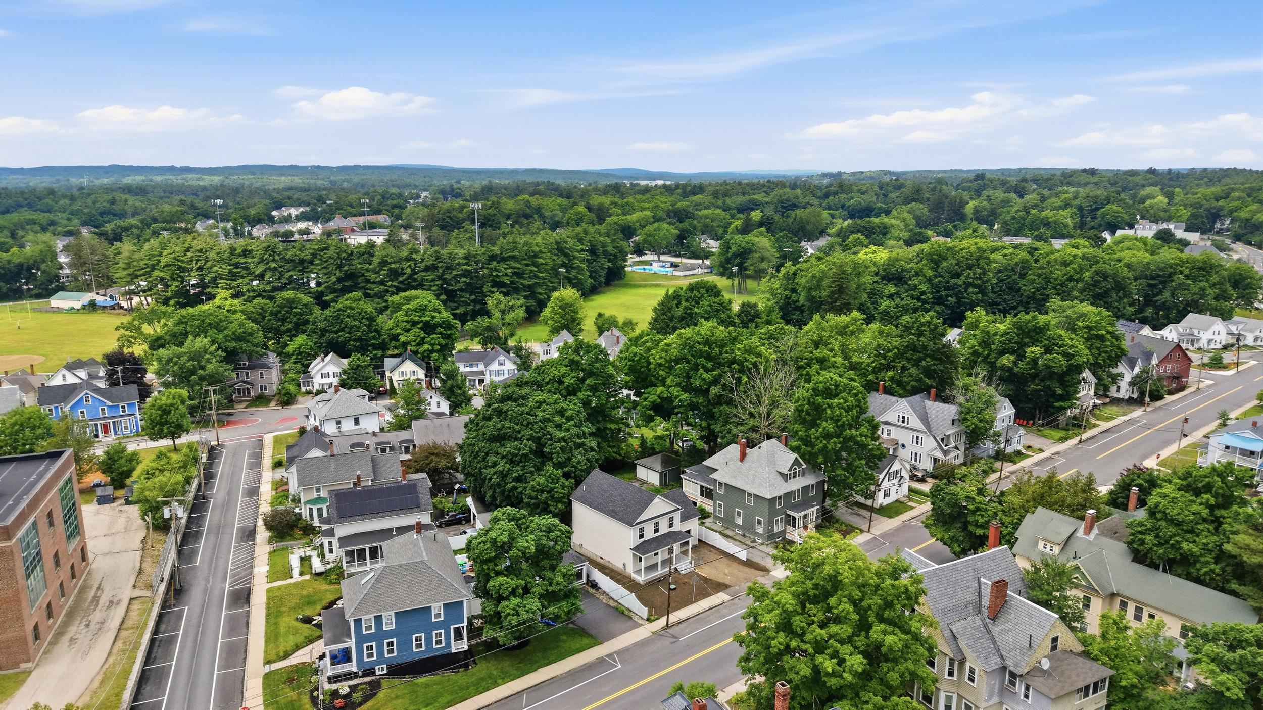 16 Manchester St, Nashua, NH 03064