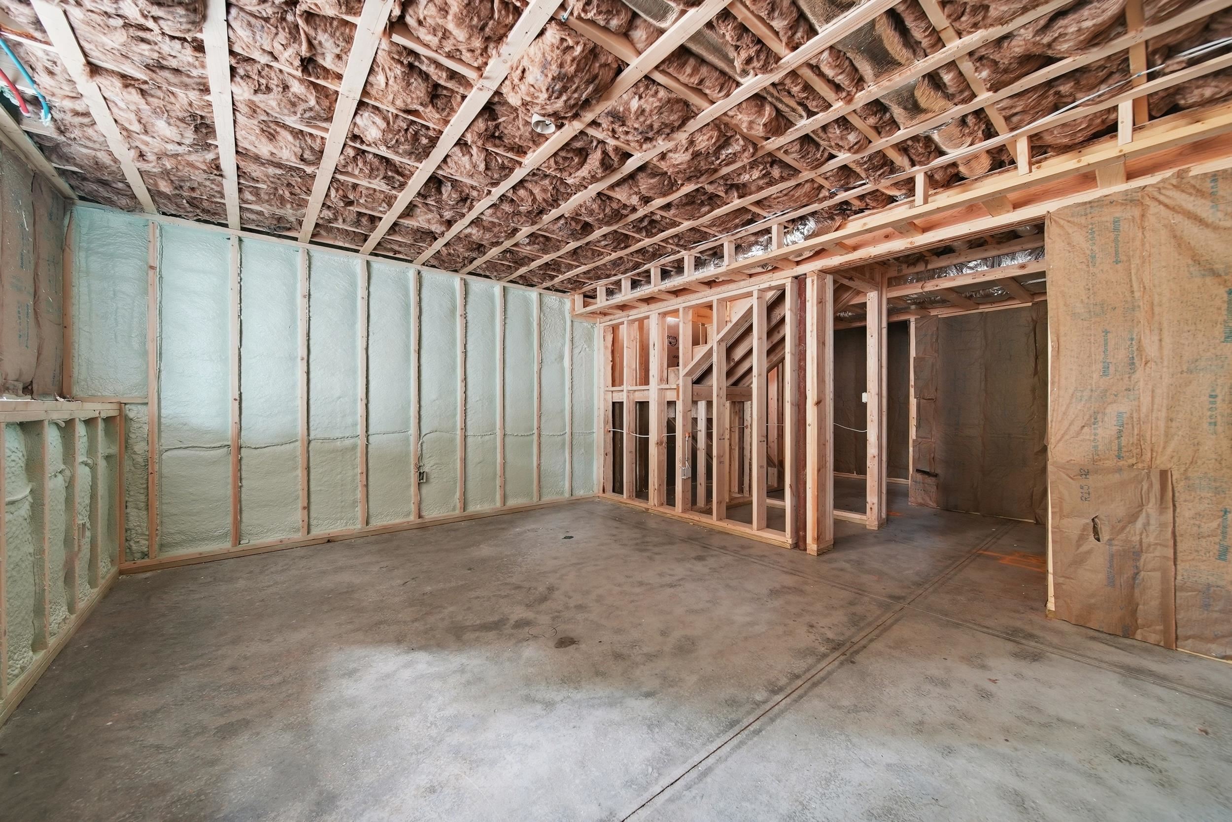 16 Manchester St, Nashua, NH 03064