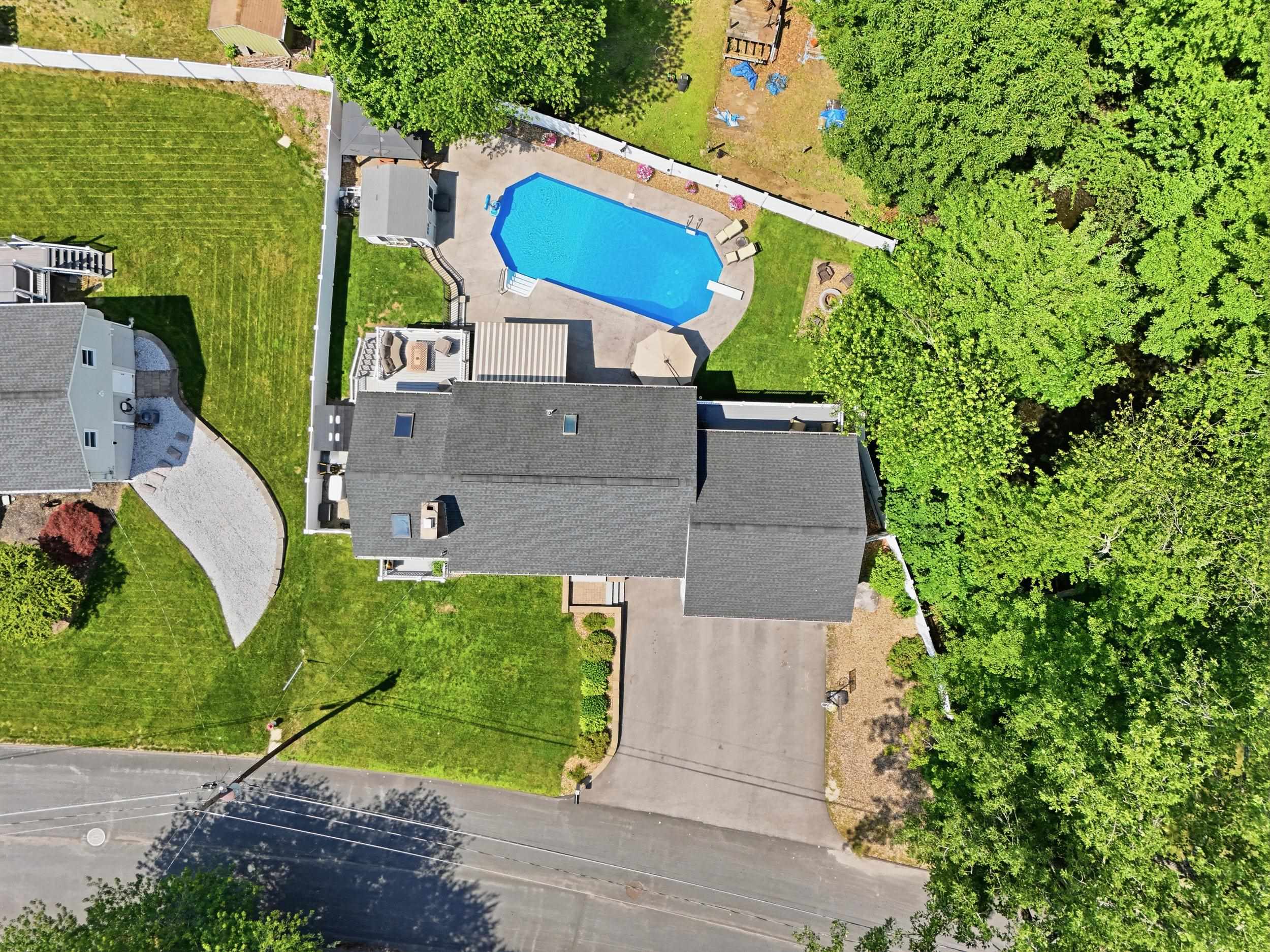 50 Langholm Dr, Nashua, NH 03062