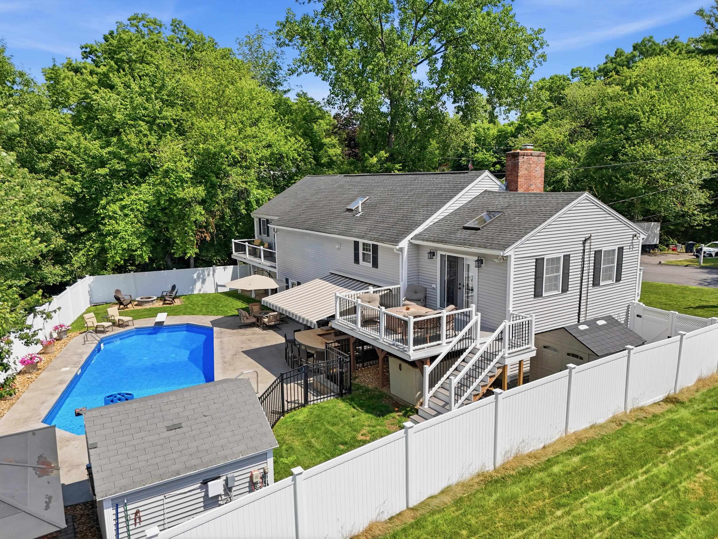 50 Langholm Dr, Nashua, NH 03062