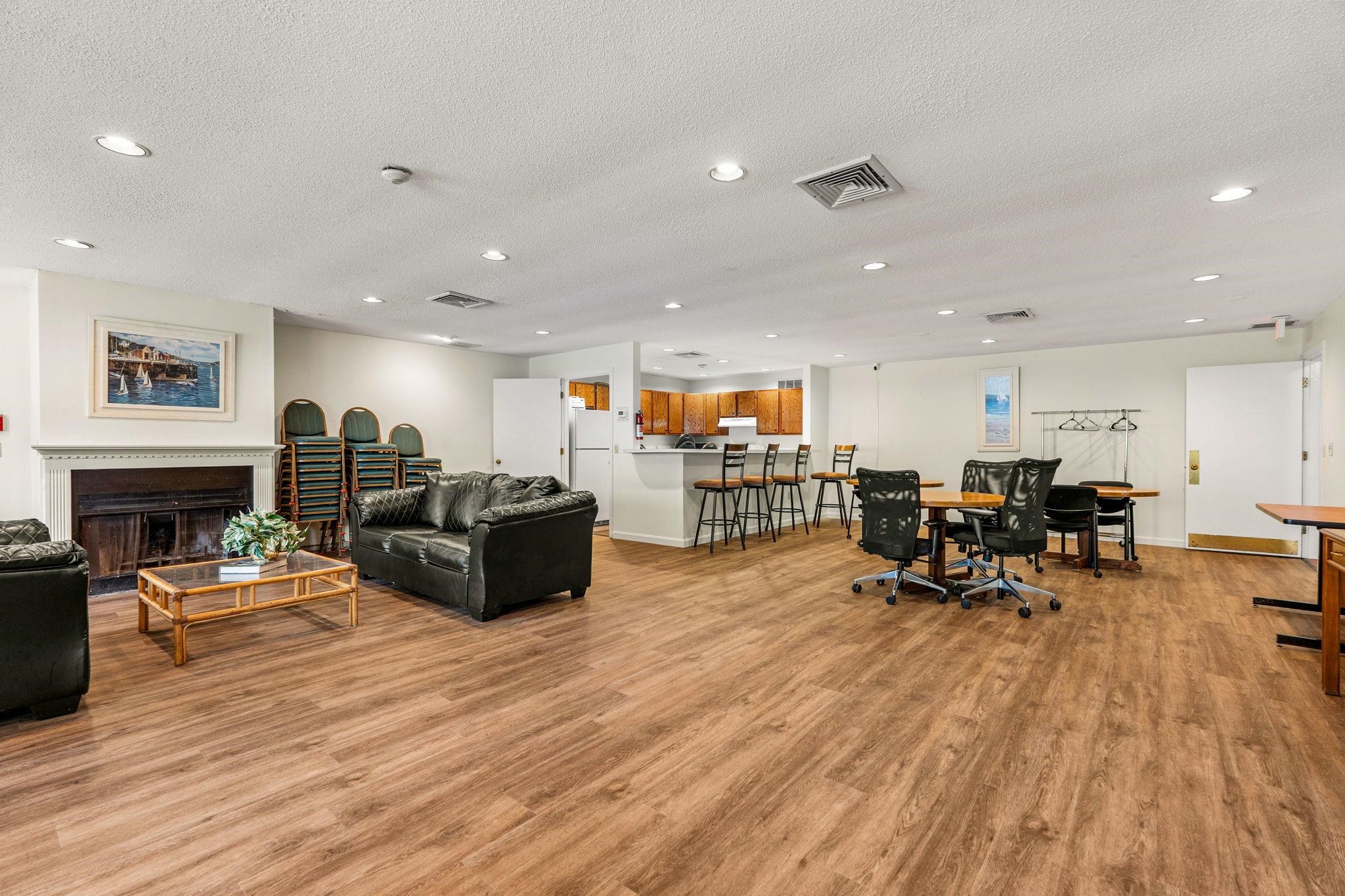1202 White Cedar Blvd, Portsmouth, NH 03801