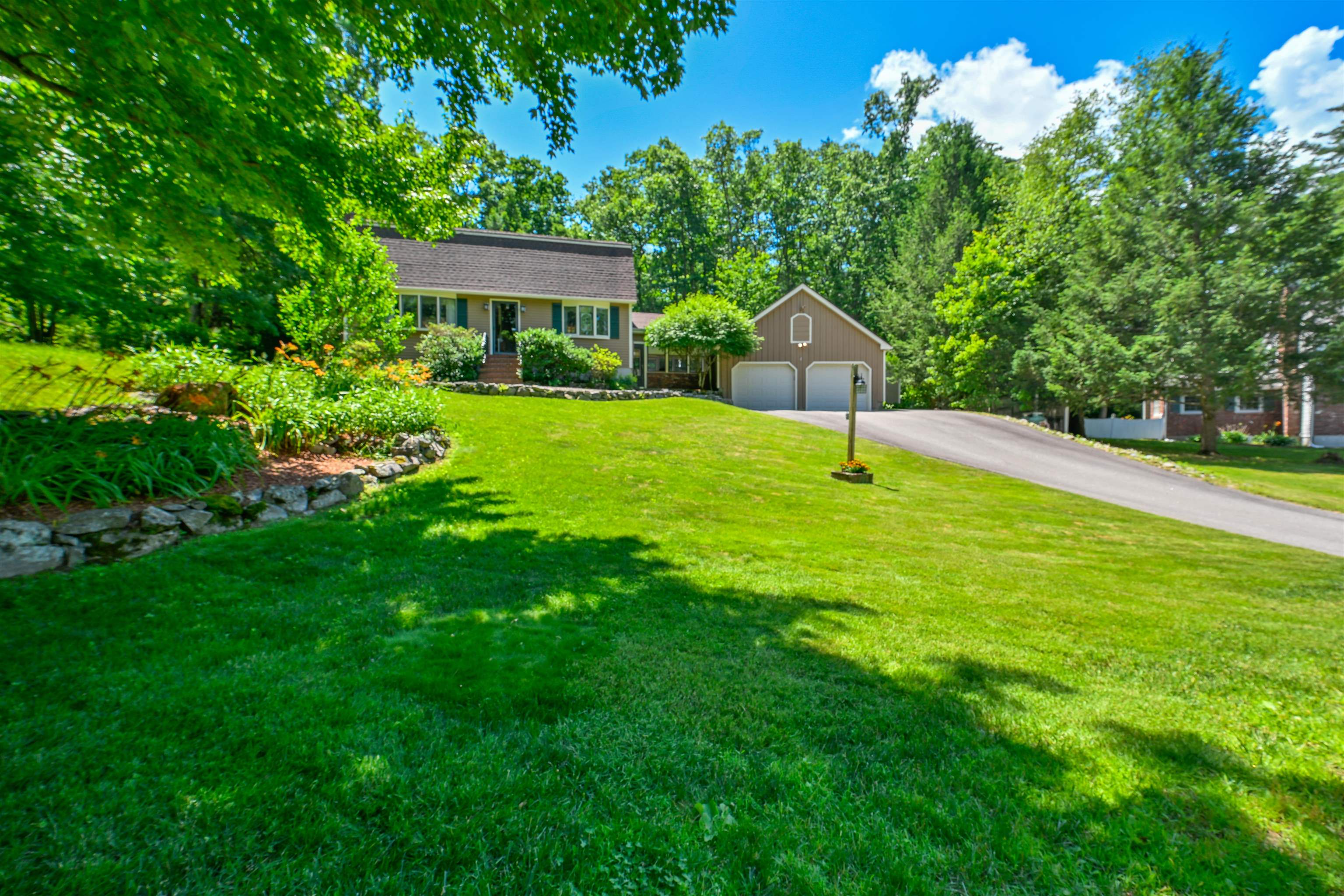 44 Berkley St, Merrimack, NH 03054