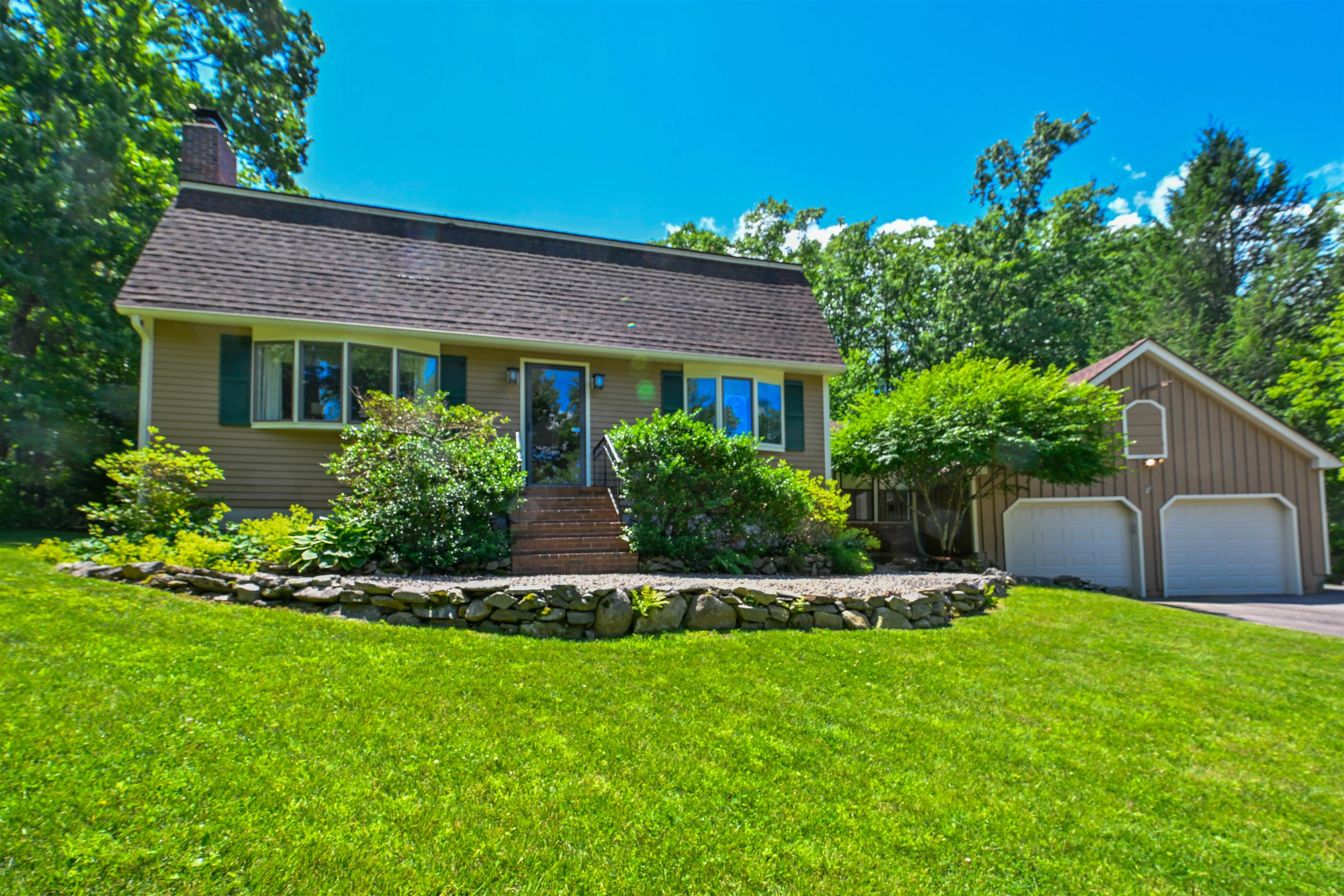 44 Berkley St, Merrimack, NH 03054