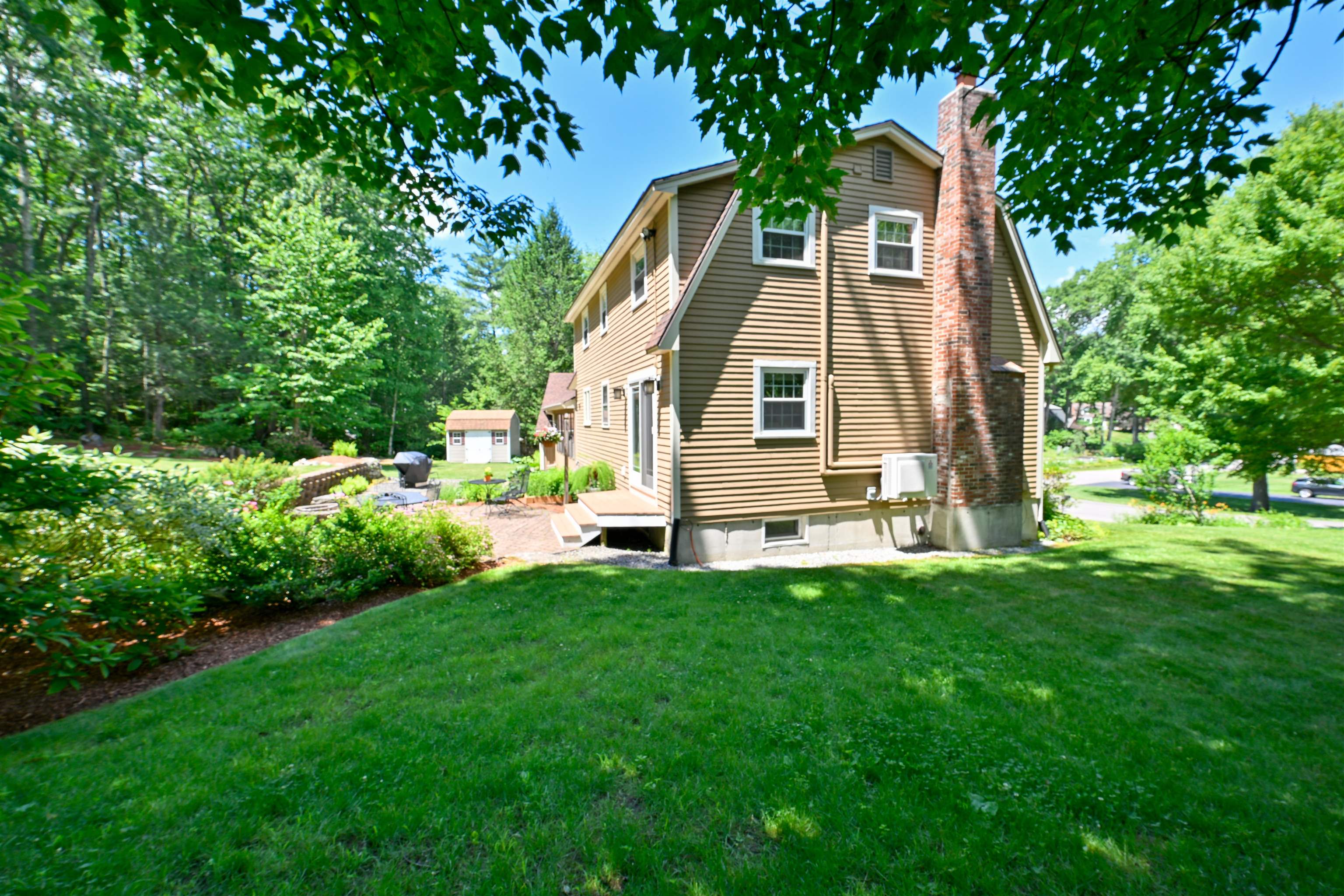 44 Berkley St, Merrimack, NH 03054