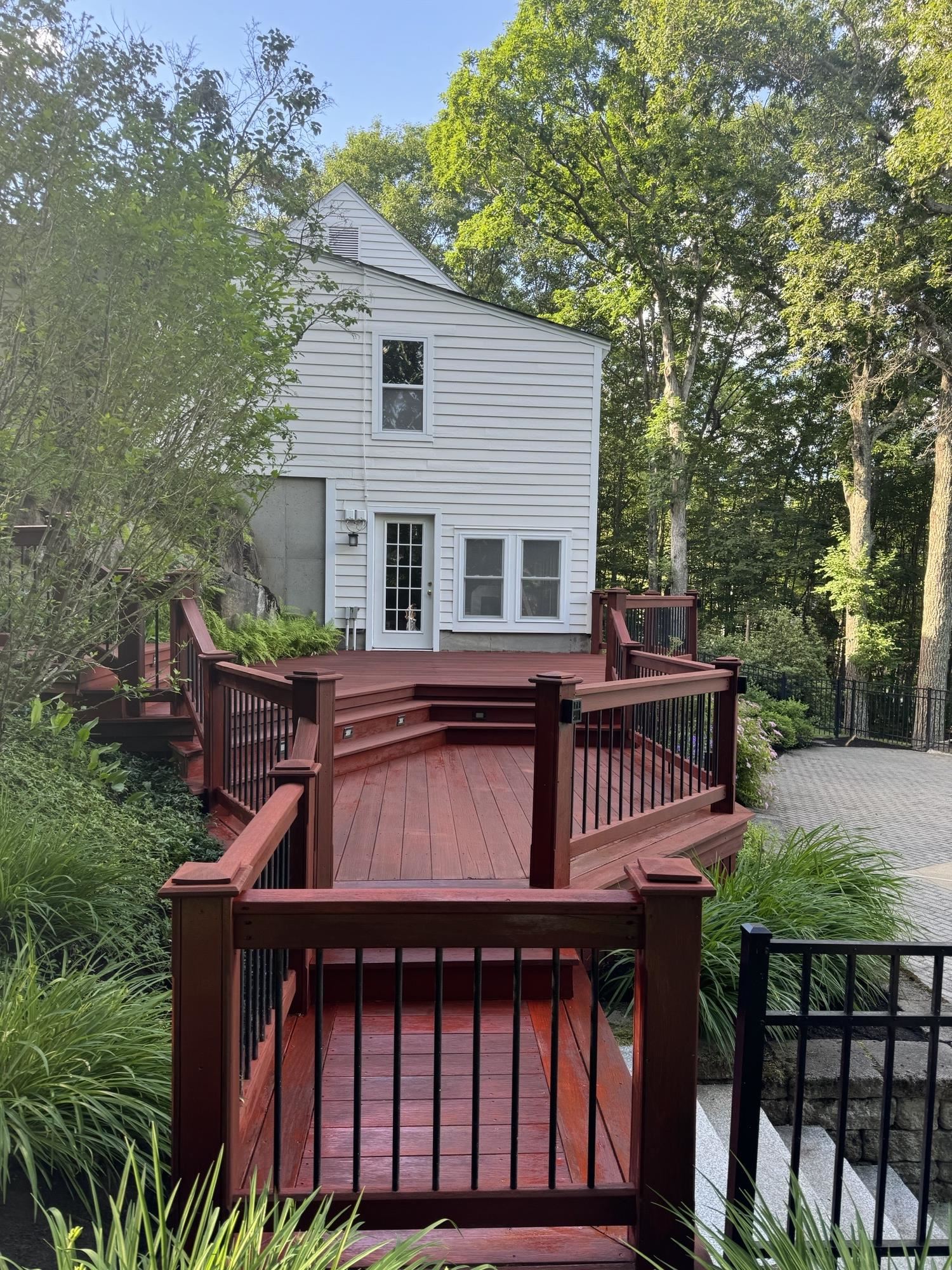 41 Roberts Rd, Hopkinton, NH 03229