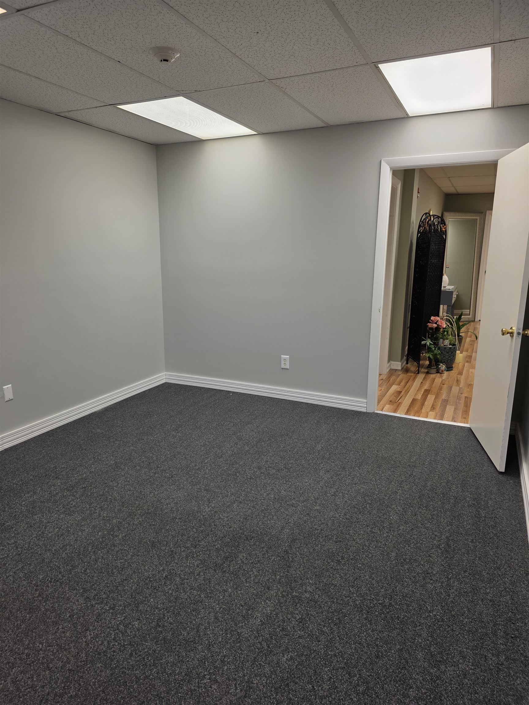 500 Harvey Road, Manchester, NH photo 5