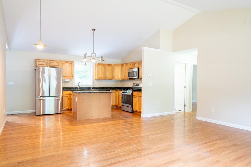 316 Fox Hill Rd, Stoddard, NH 03464