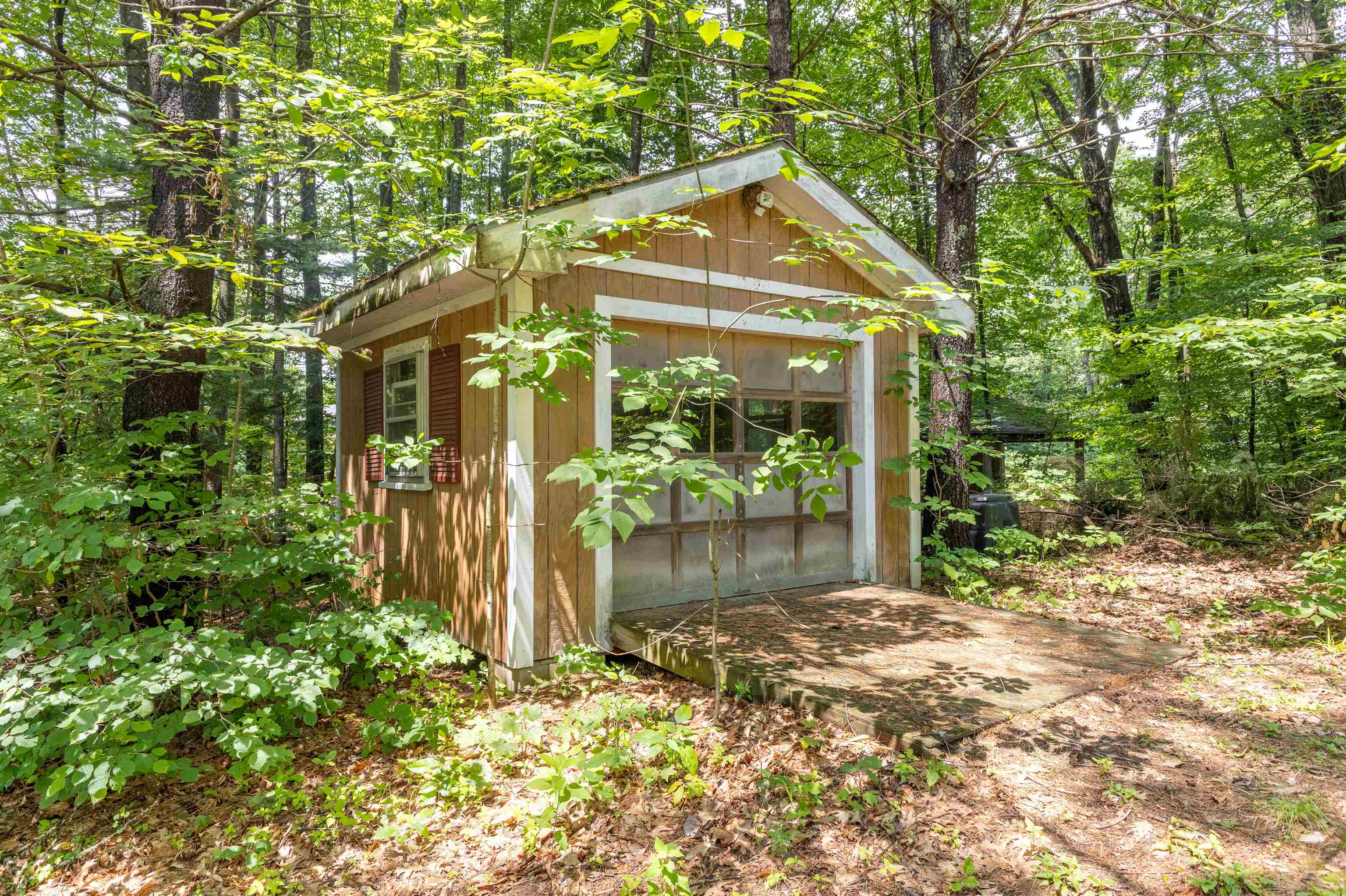 32 Grannis St, Claremont, NH 03743