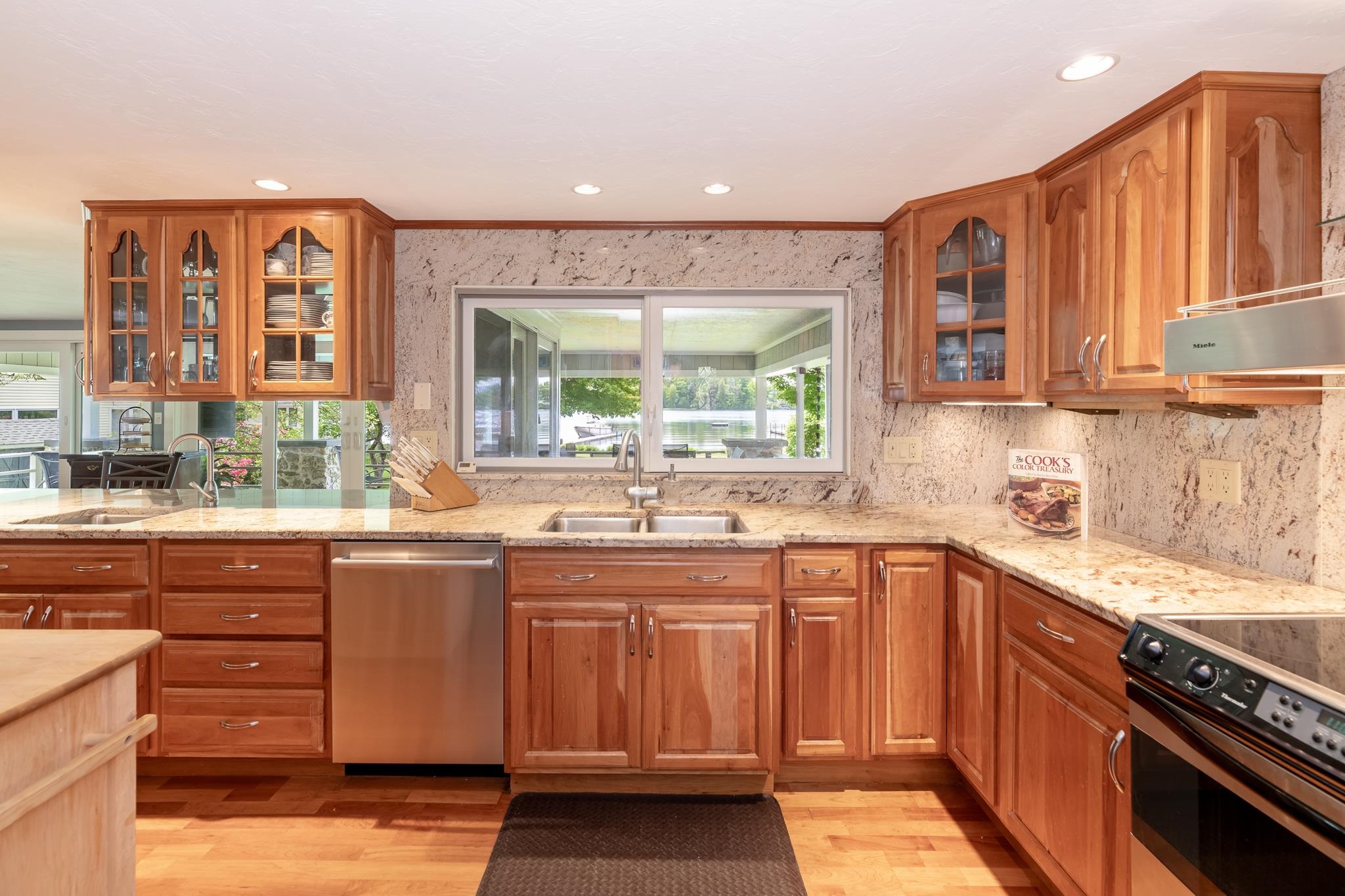 15 Cummings Cove Rd, Meredith, NH 03253