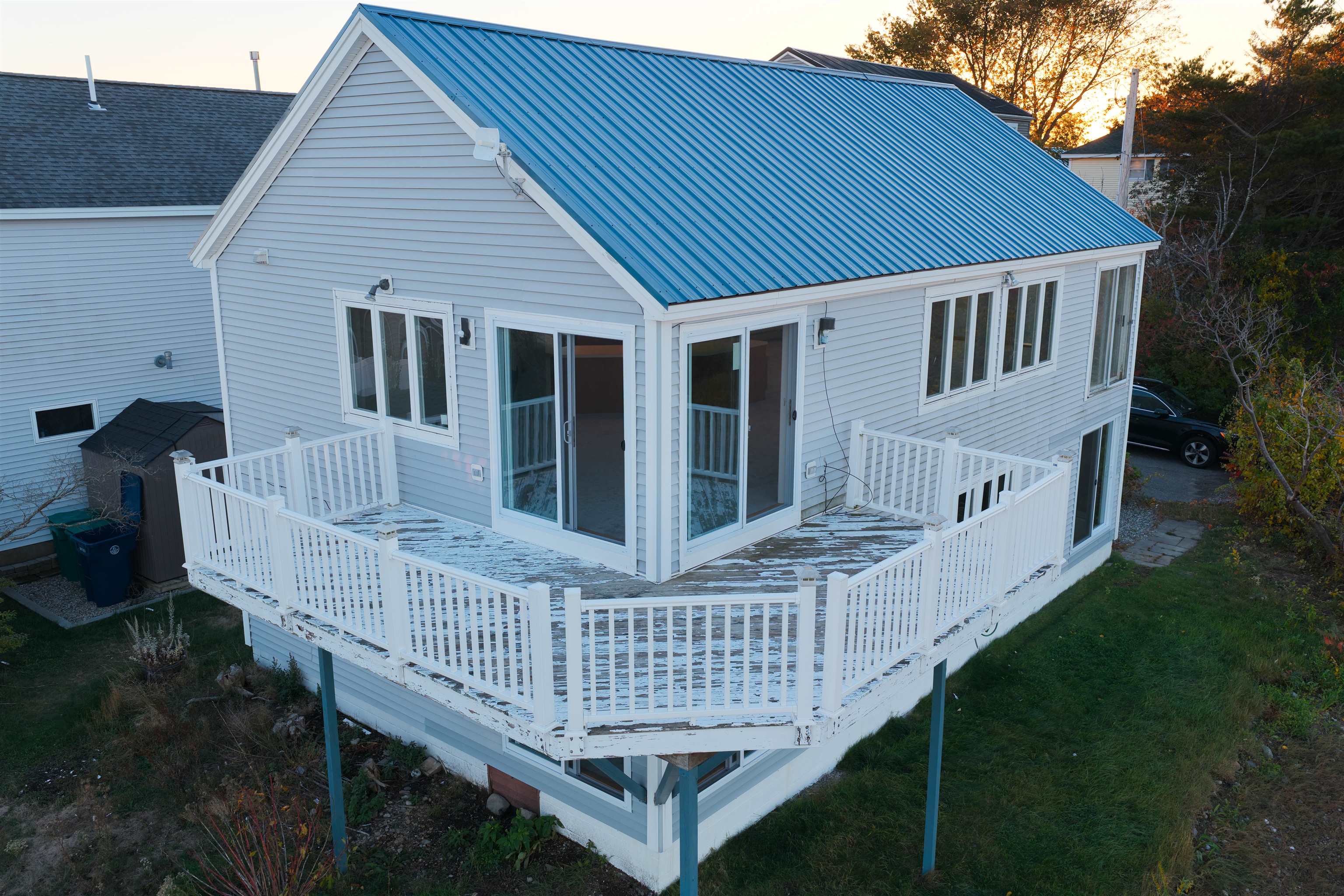 16 Bruce St, Hampton, NH 03842
