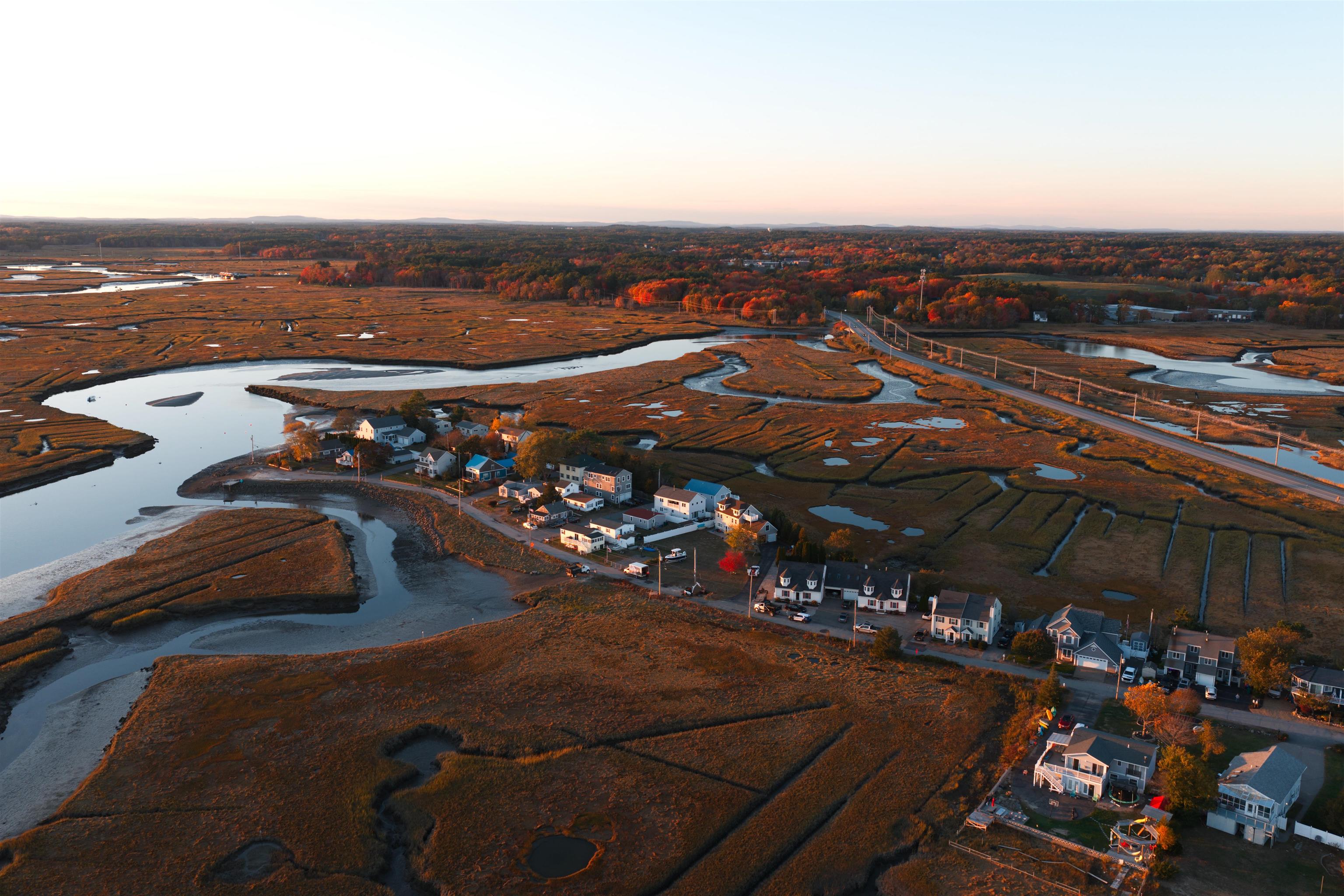 16 Bruce St, Hampton, NH 03842