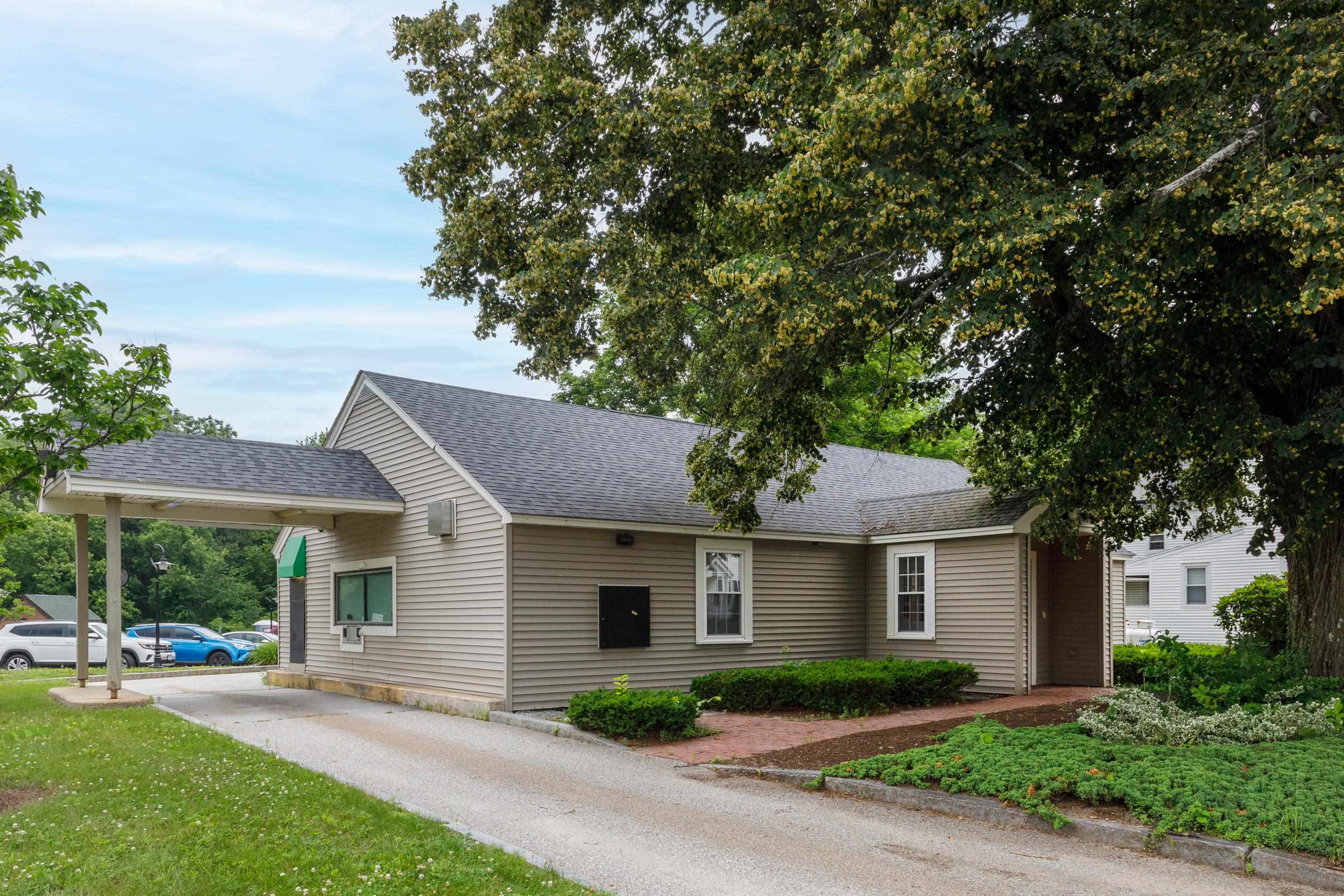884 Main St, Hopkinton, NH 03229