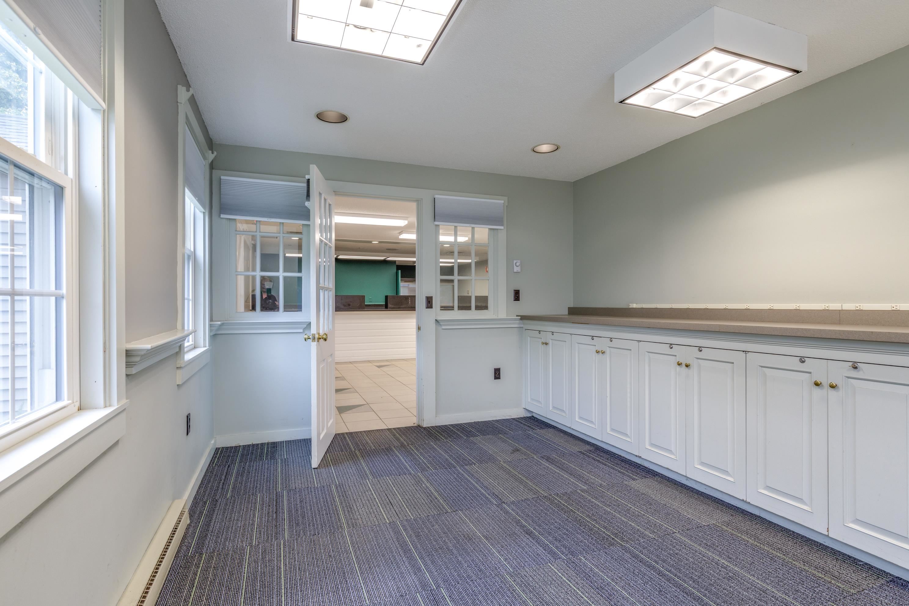 884 Main St, Hopkinton, NH 03229