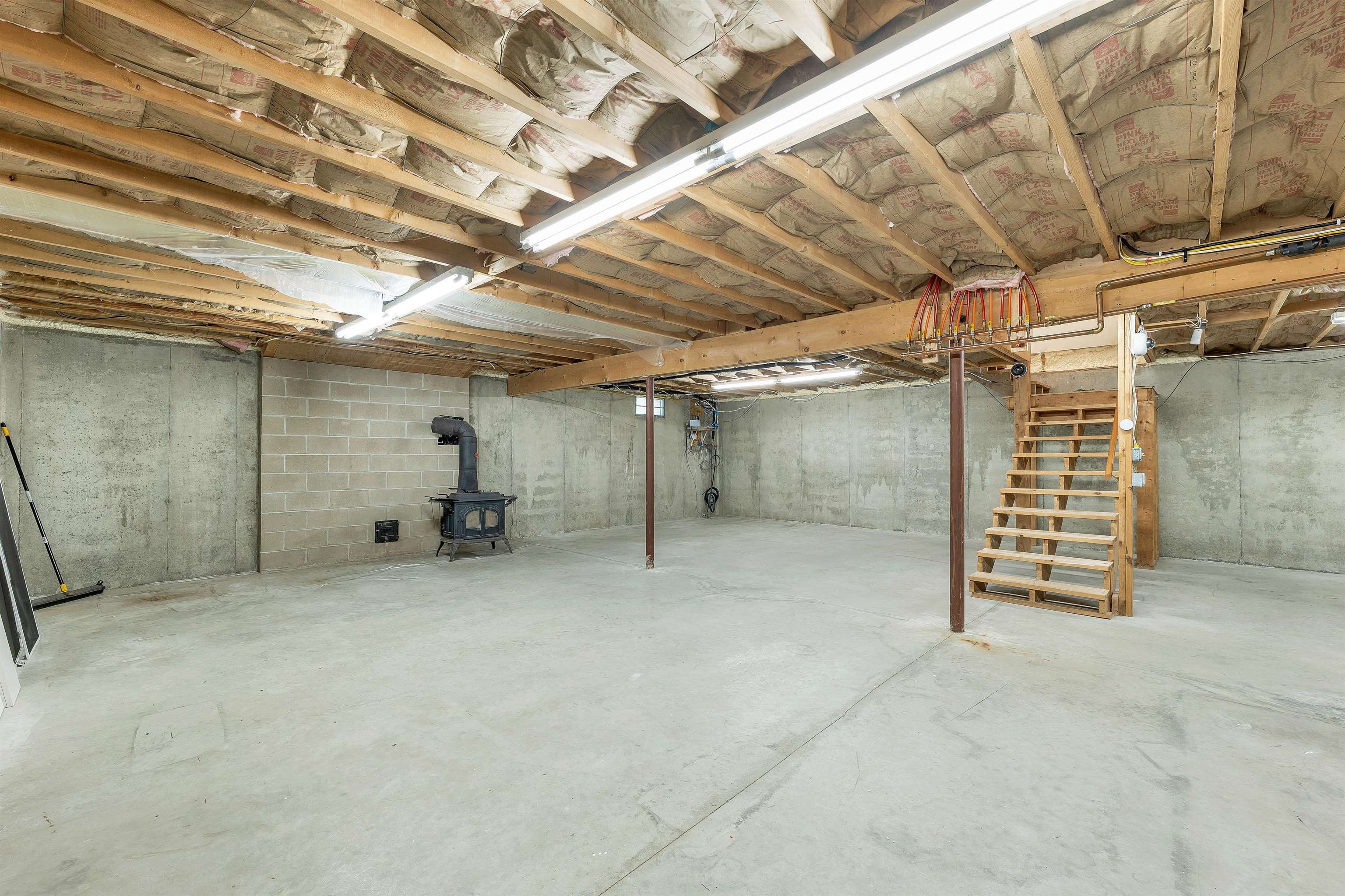 Large Basement for Expansion