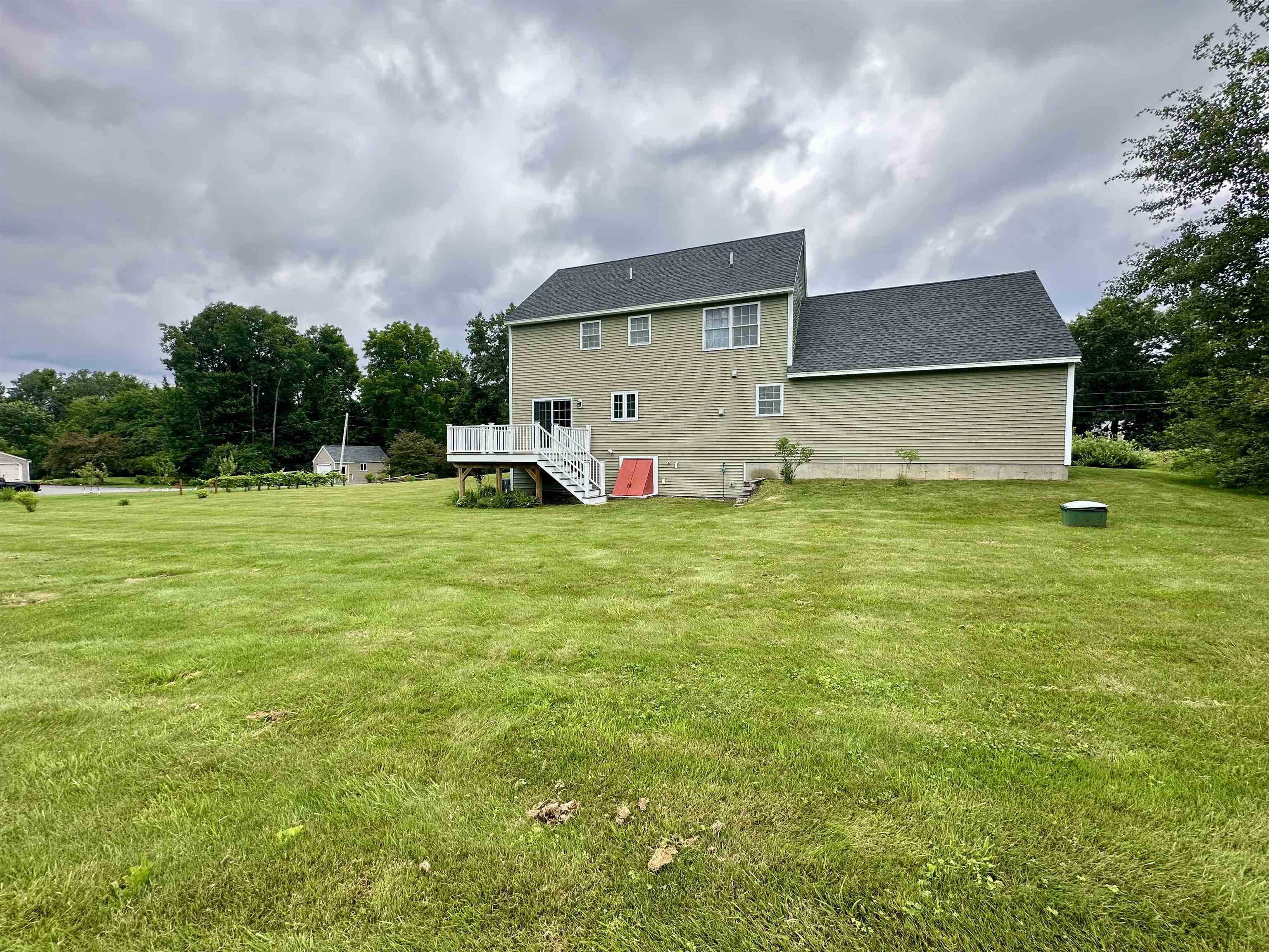 266 Kent Farm Rd, Hampstead, NH 03841