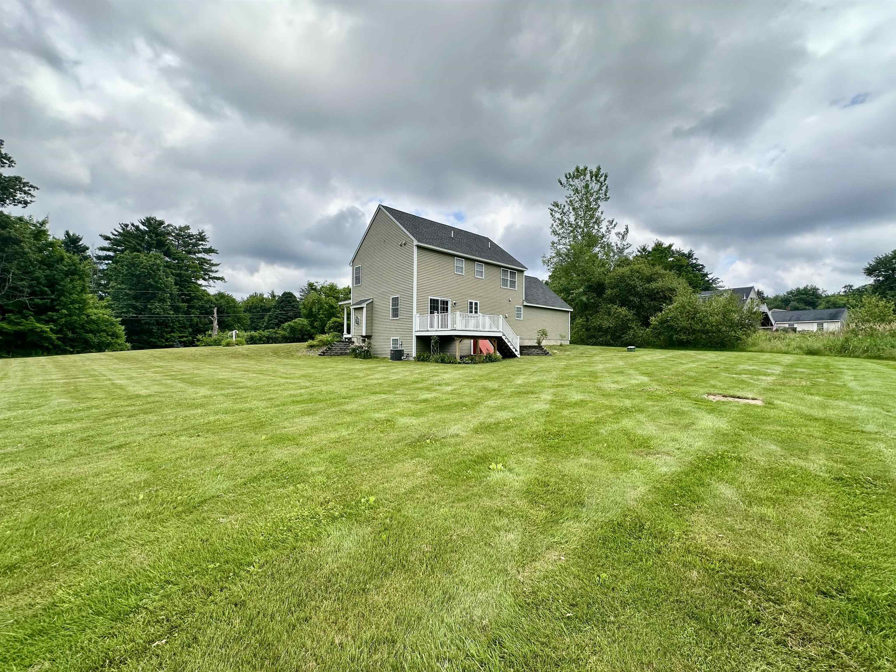 266 Kent Farm Rd, Hampstead, NH 03841