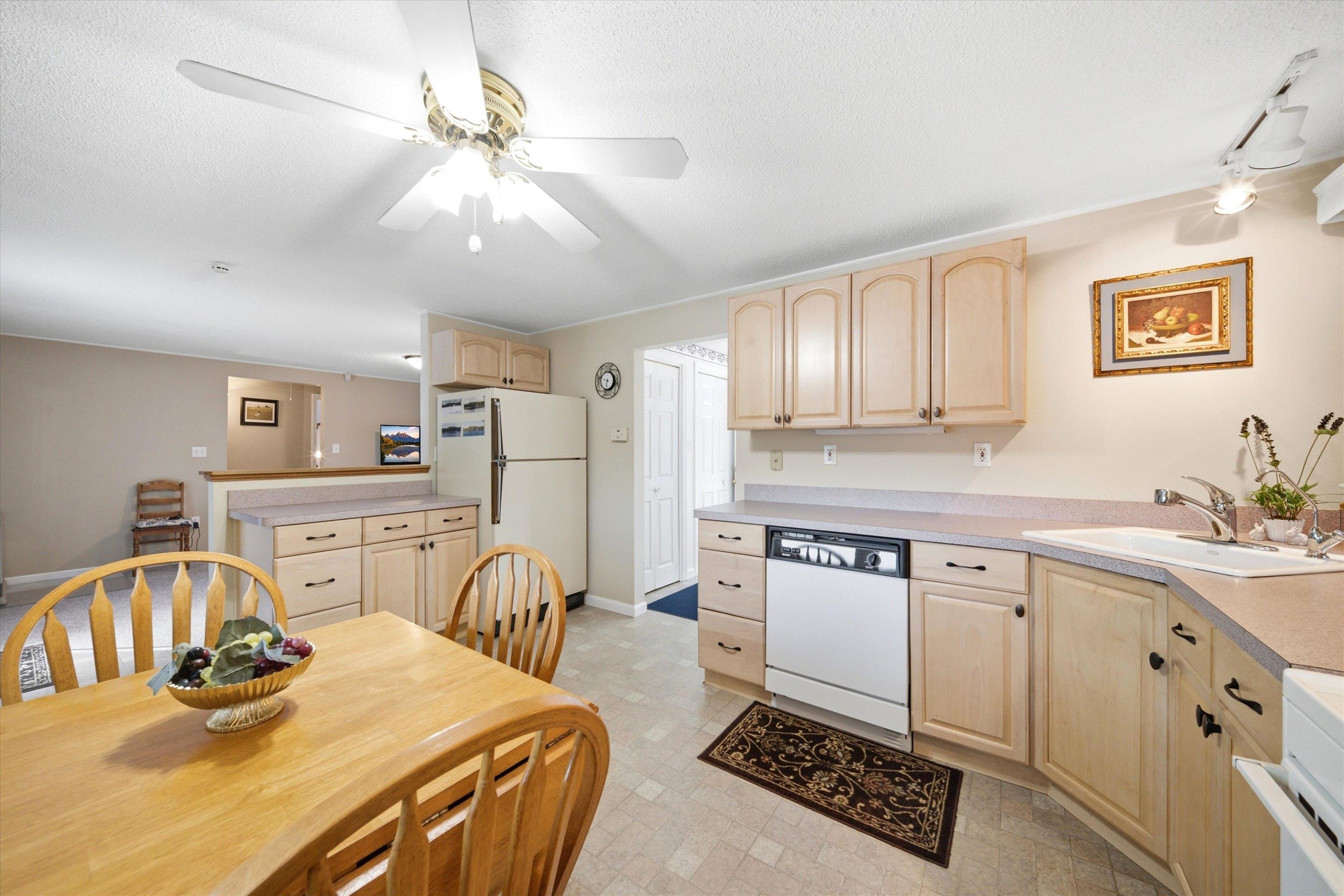 54 Emerald Dr, Hillsborough, NH 03244