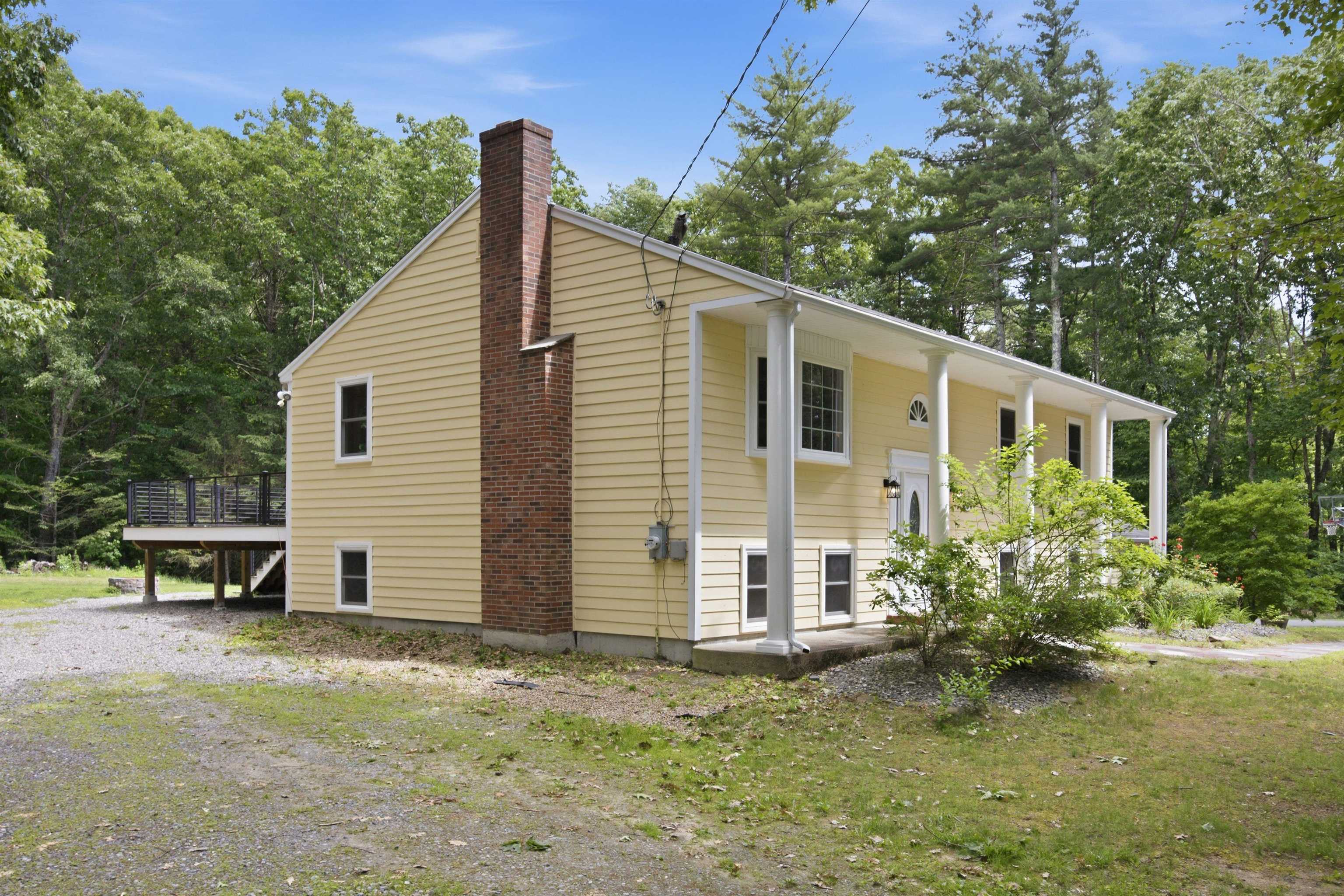 3 Ridgewood Dr, Kingston, NH 03848