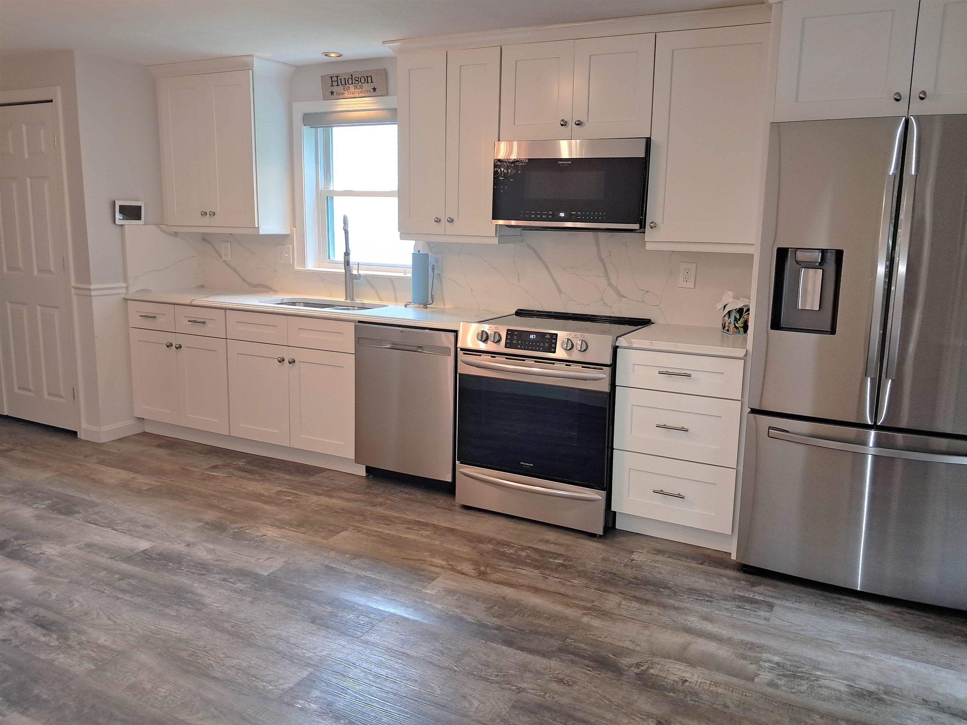 4 Sterling Way, Hudson, NH 03051