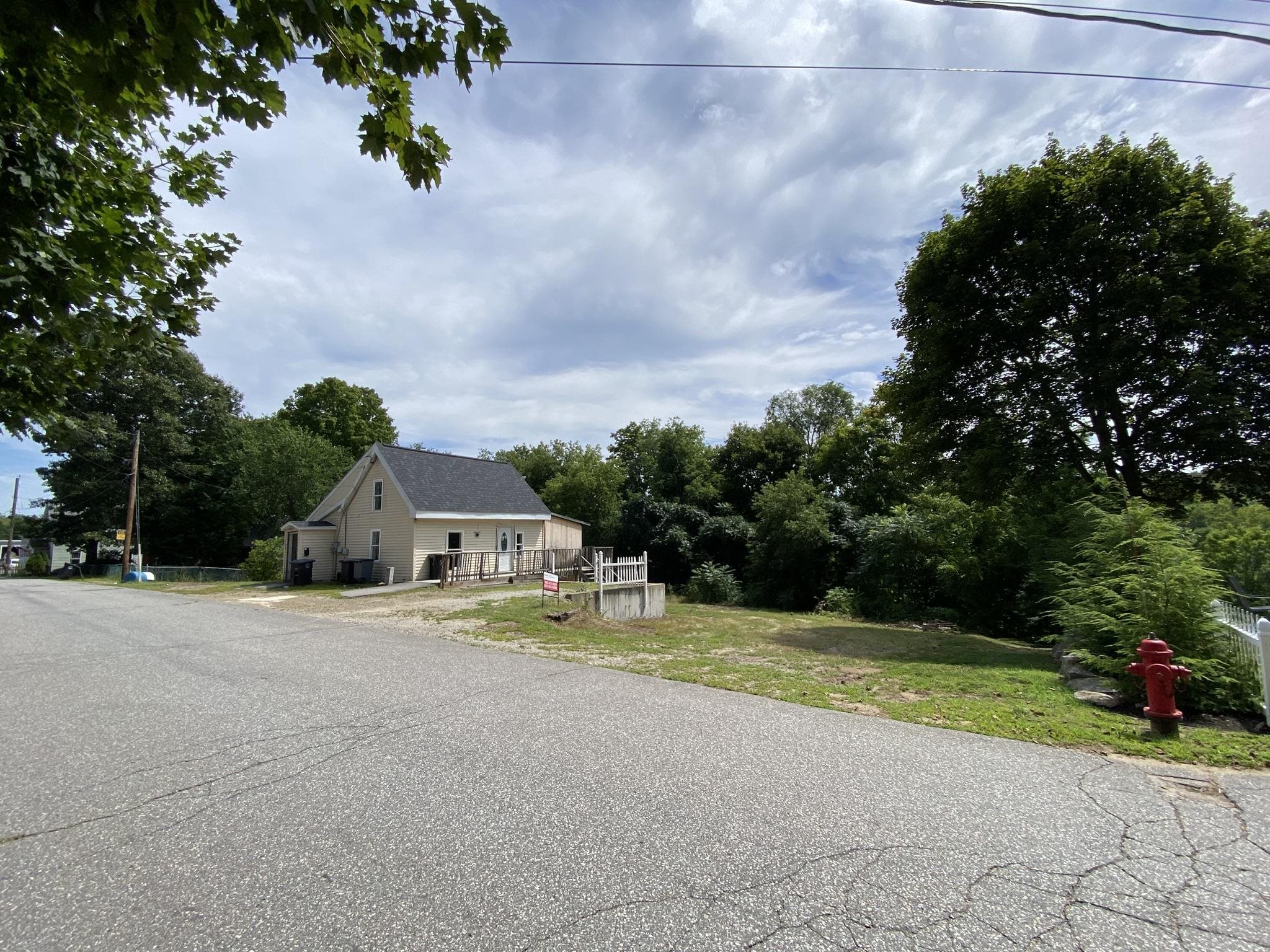 Photo 2 of Single family home for sale at 91 Munroe St, Franklin, NH 03235 | MLS# 5097640 | Listing updated on 2026-09-18