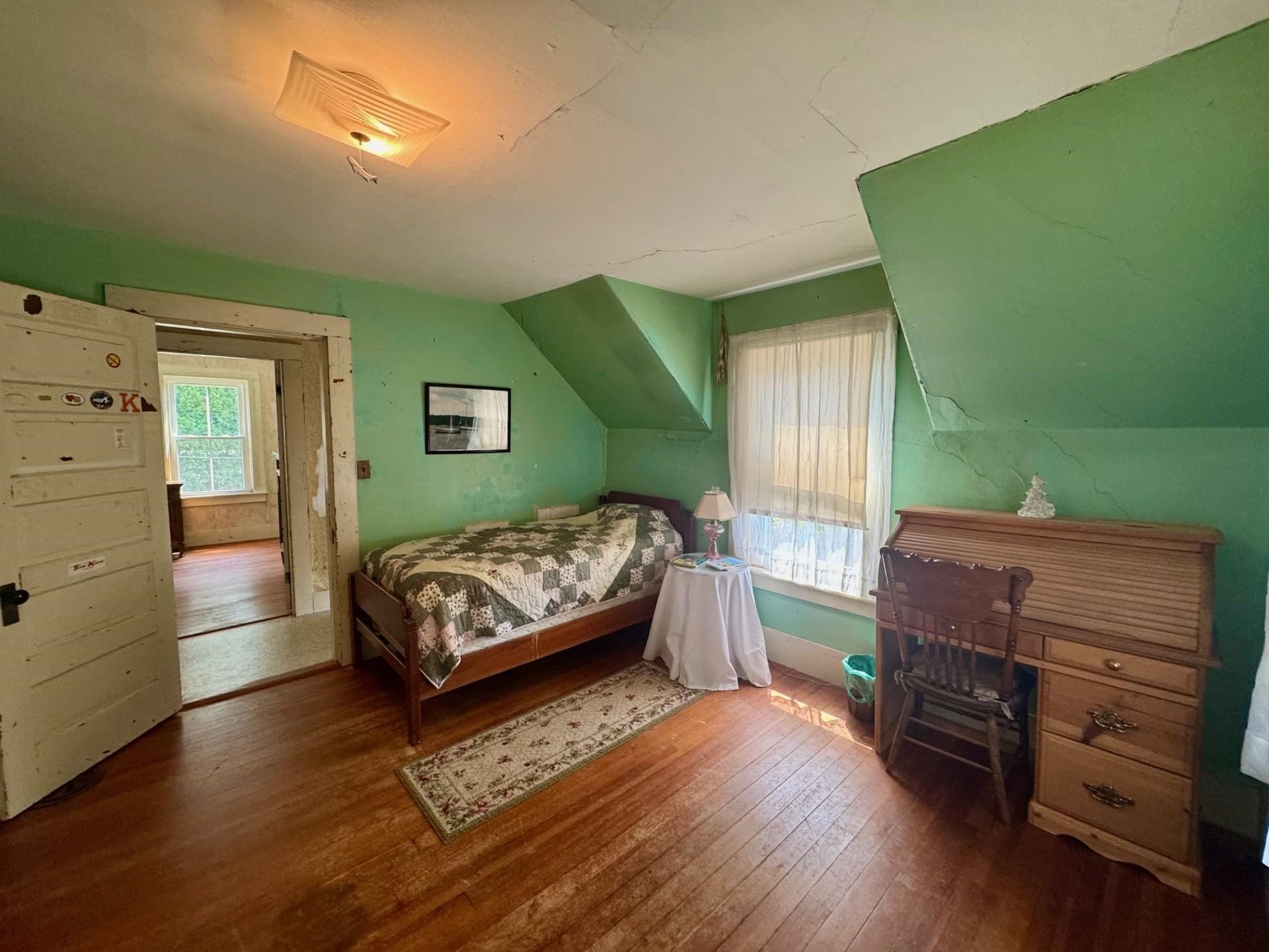 18 Blossom St, Keene, NH 03431