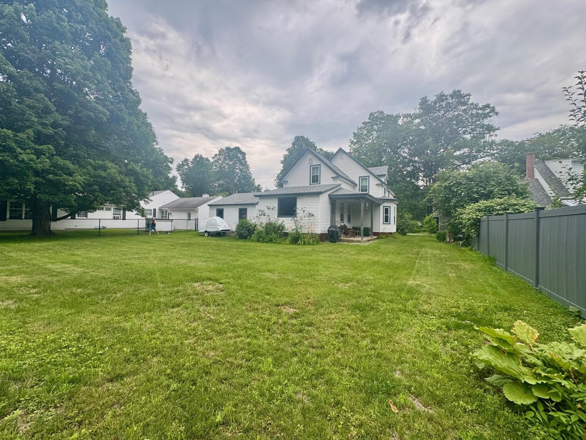 18 Blossom St, Keene, NH 03431