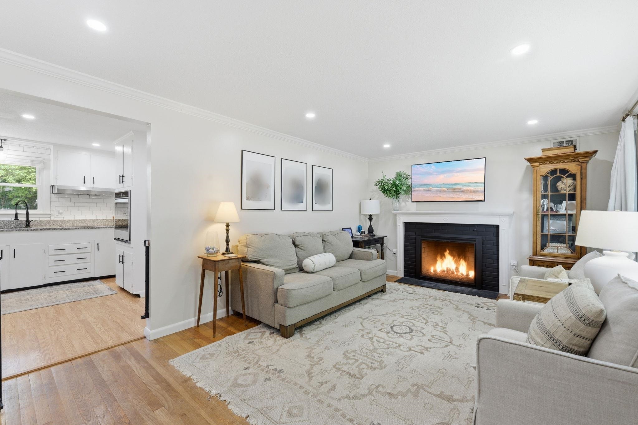 3 Sycamore St, Hudson, NH 03051