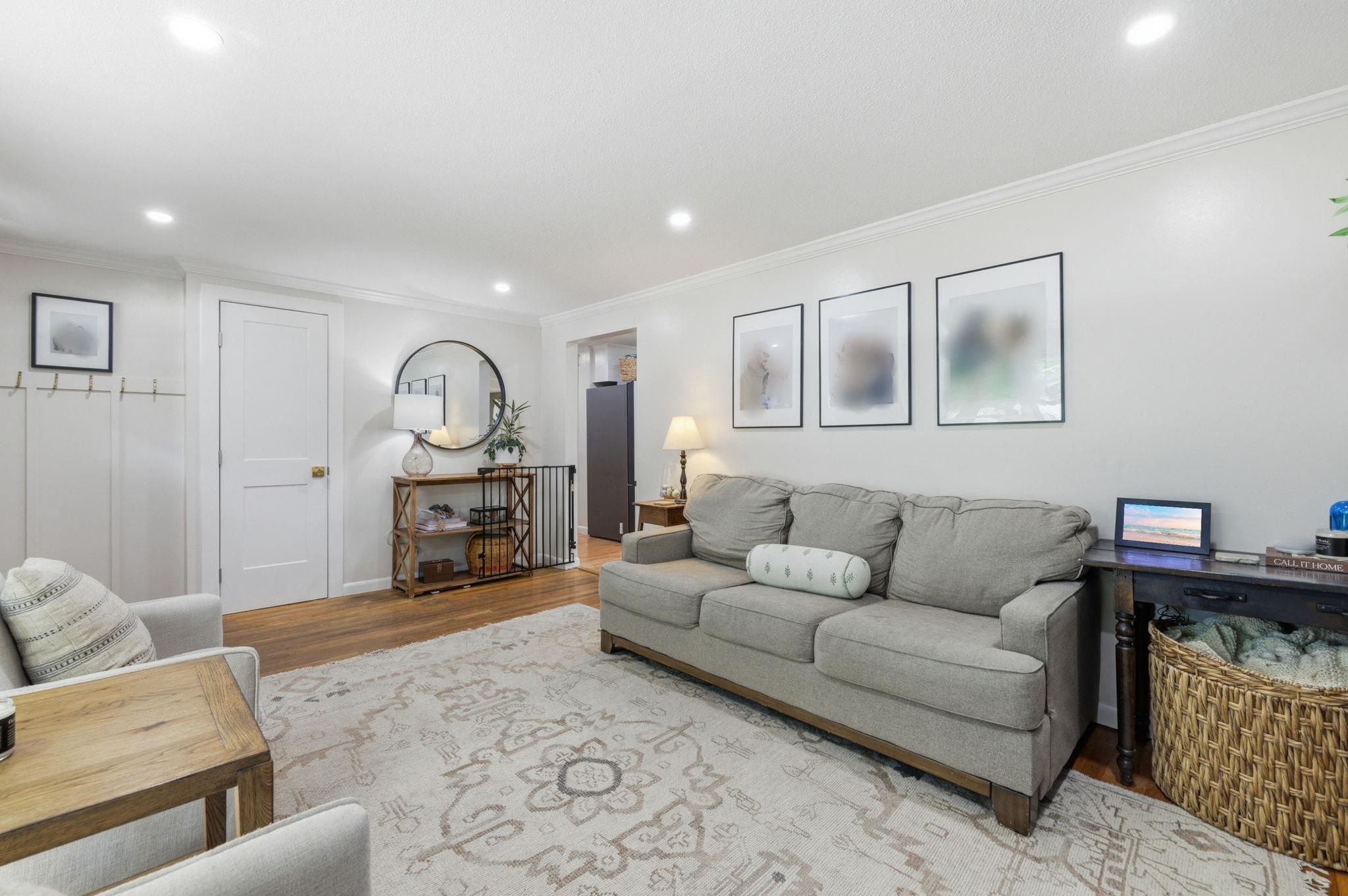3 Sycamore St, Hudson, NH 03051