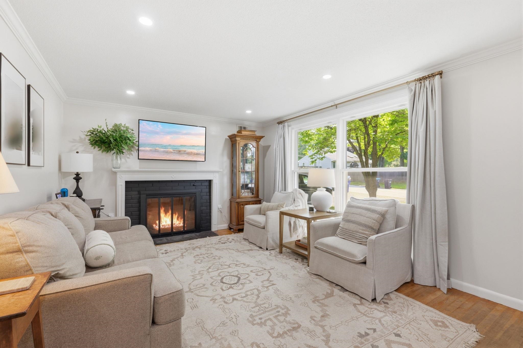 3 Sycamore St, Hudson, NH 03051
