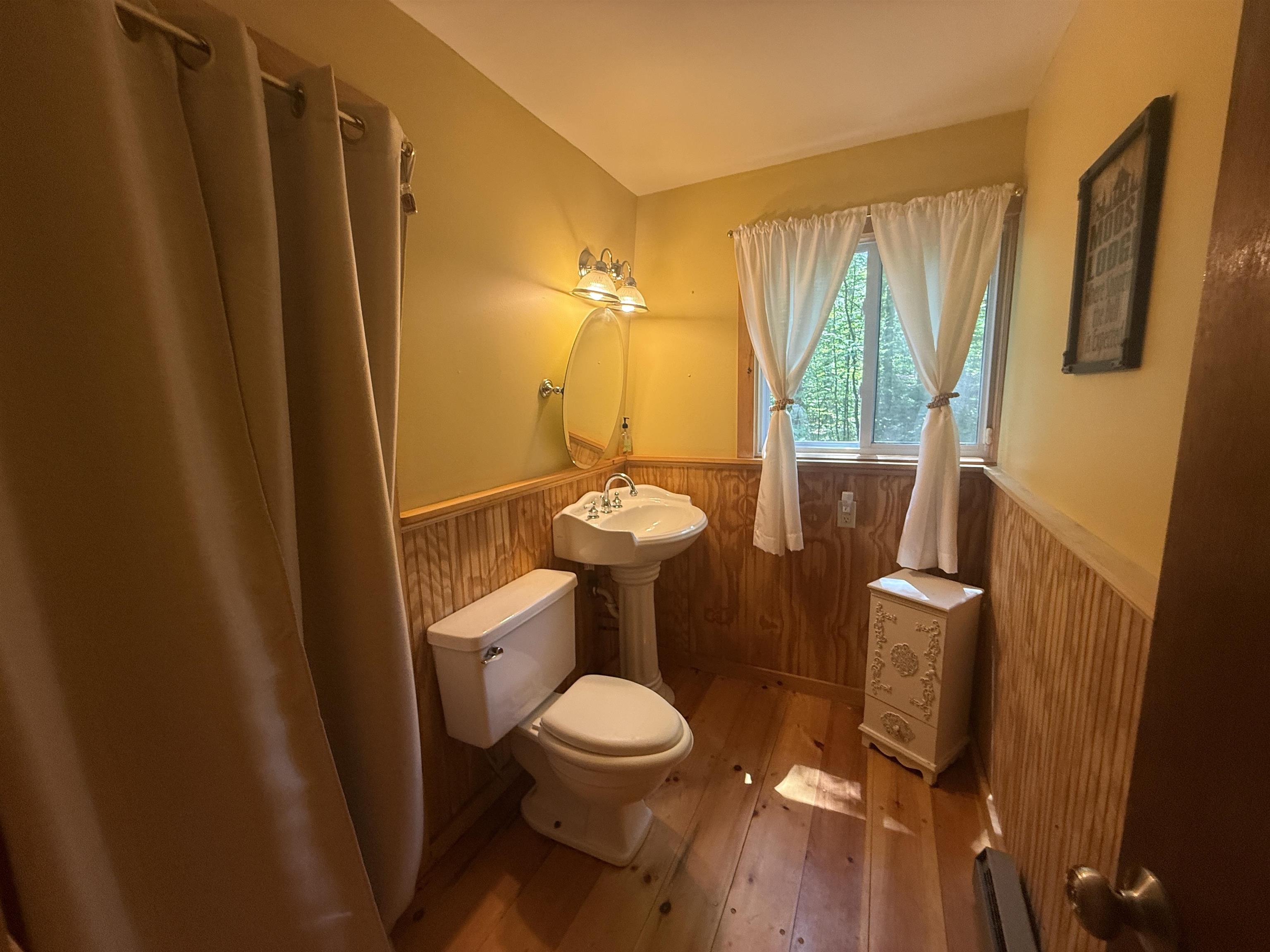 51 Rhode Island Ave, Tamworth, NH 03886