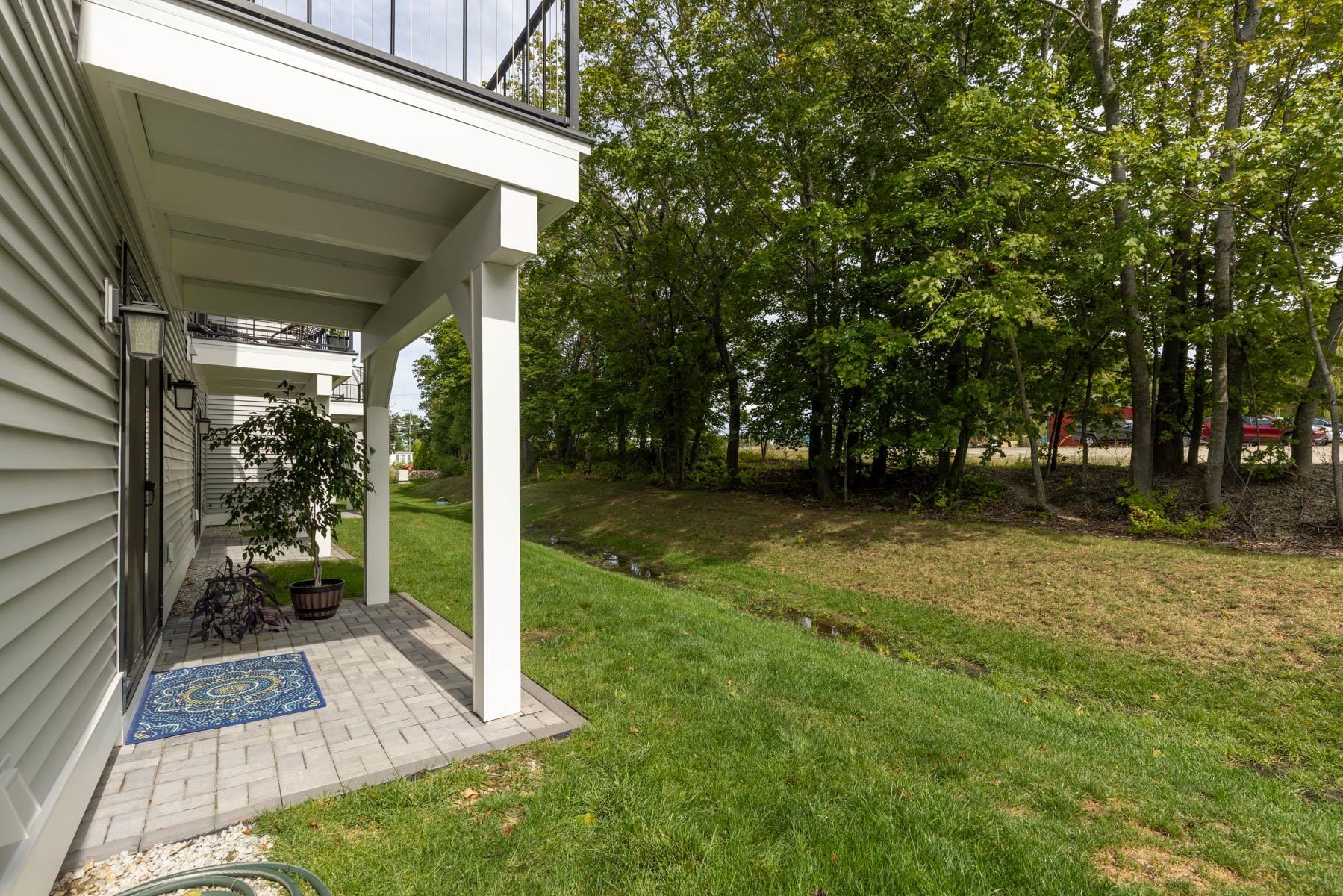 28 Little Bay Dr, Dover, NH 03820