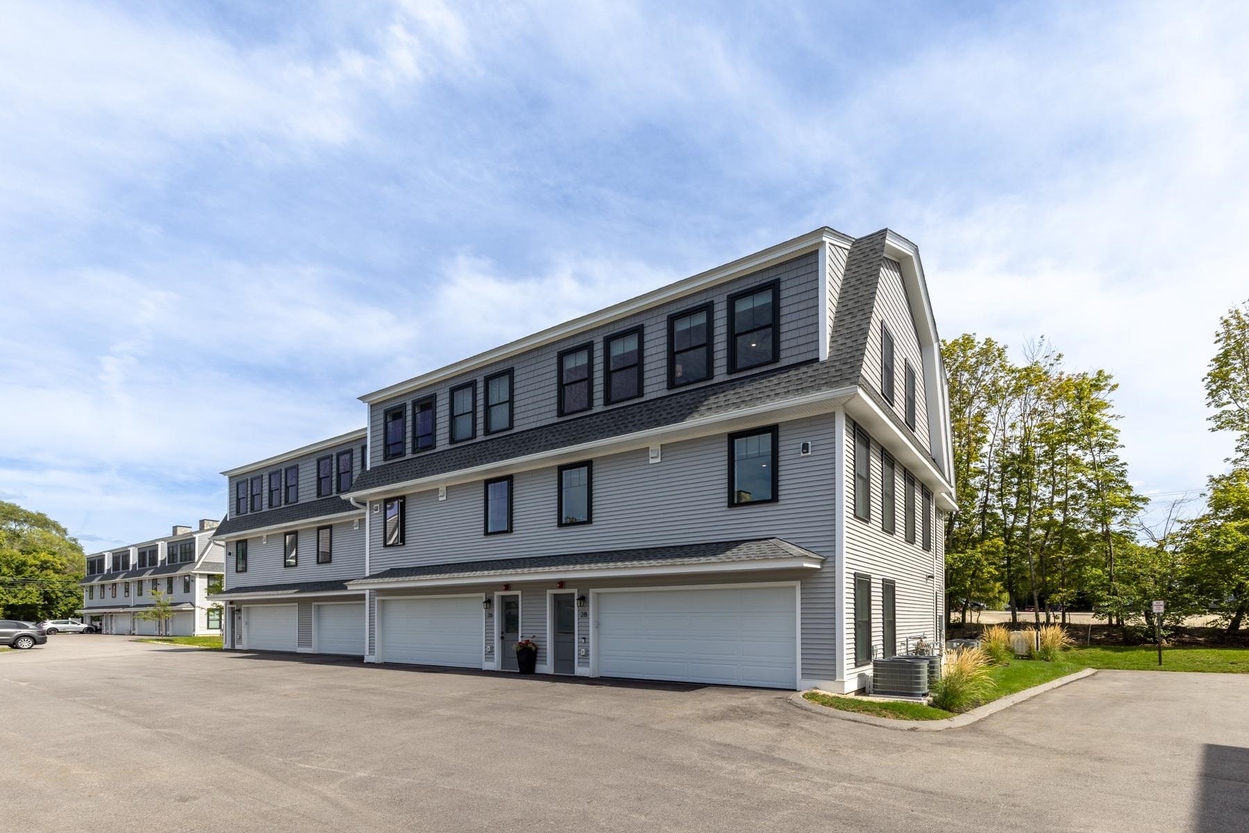 28 Little Bay Dr, Dover, NH 03820