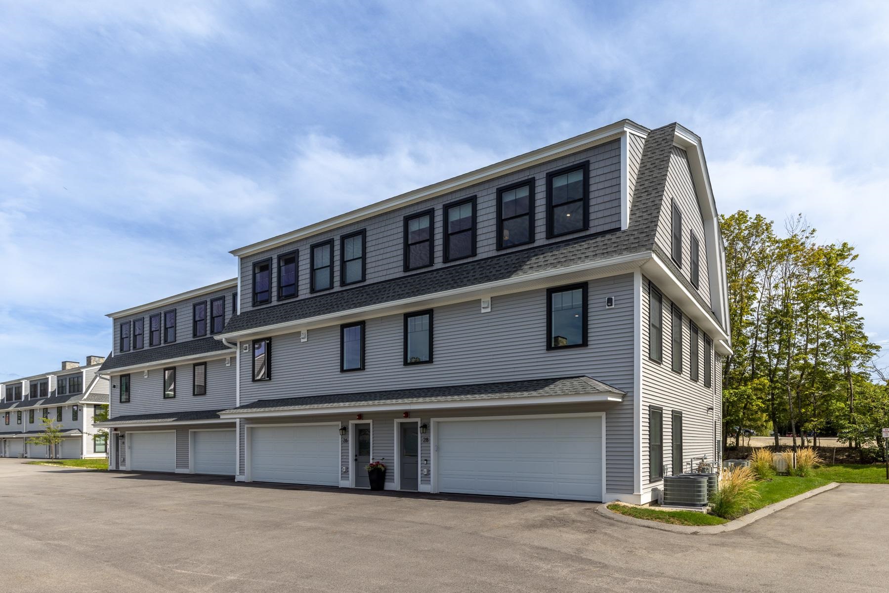 28 Little Bay Dr, Dover, NH 03820