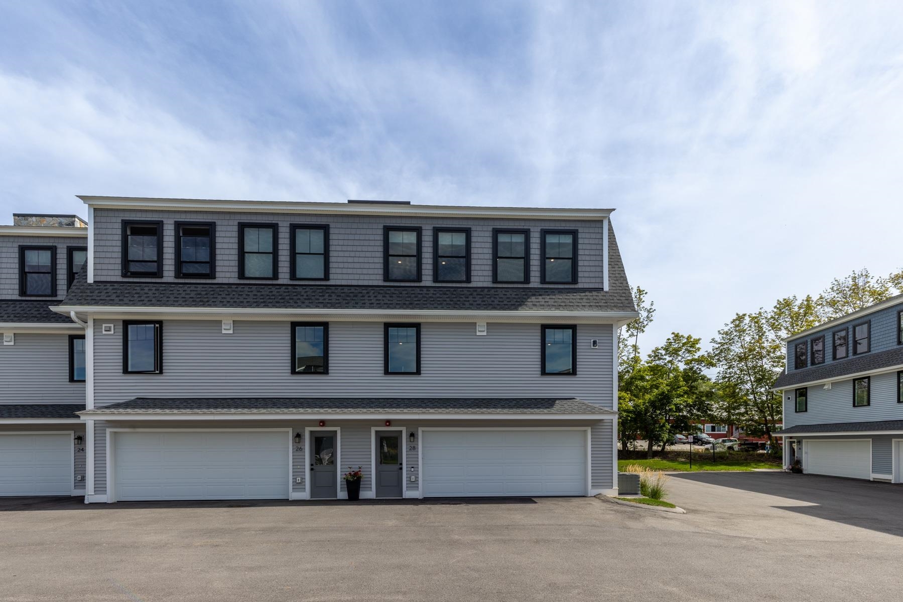 28 Little Bay Dr, Dover, NH 03820