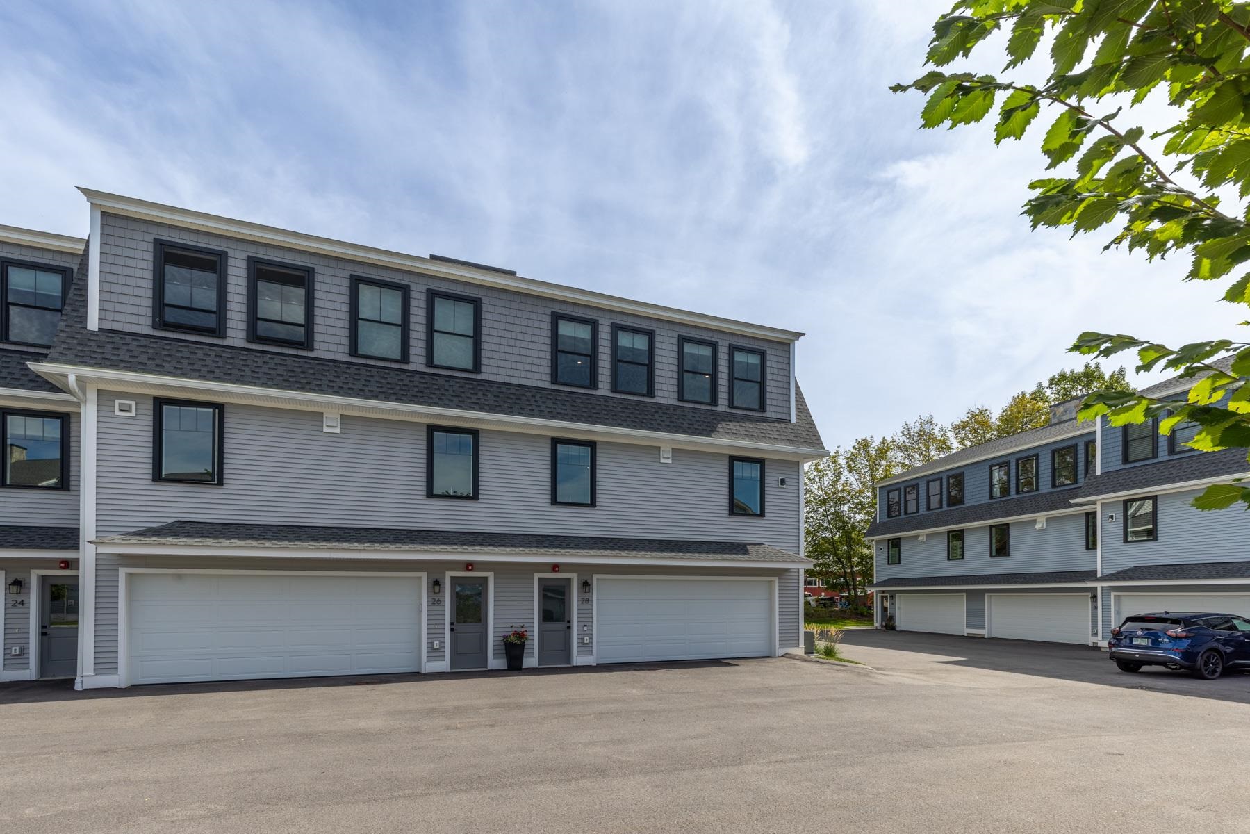 28 Little Bay Dr, Dover, NH 03820
