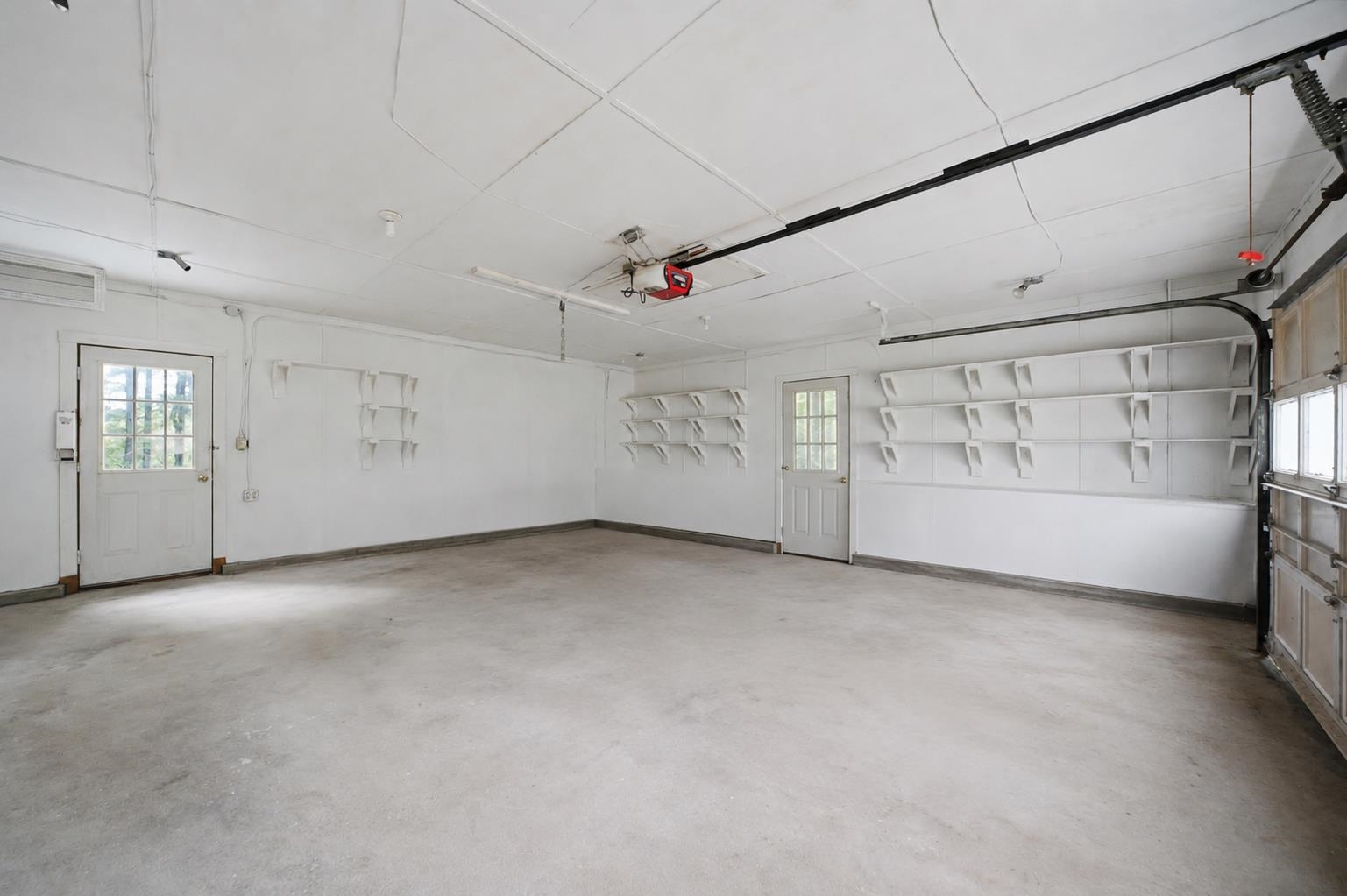 29 Dickens St, Nashua, NH 03062