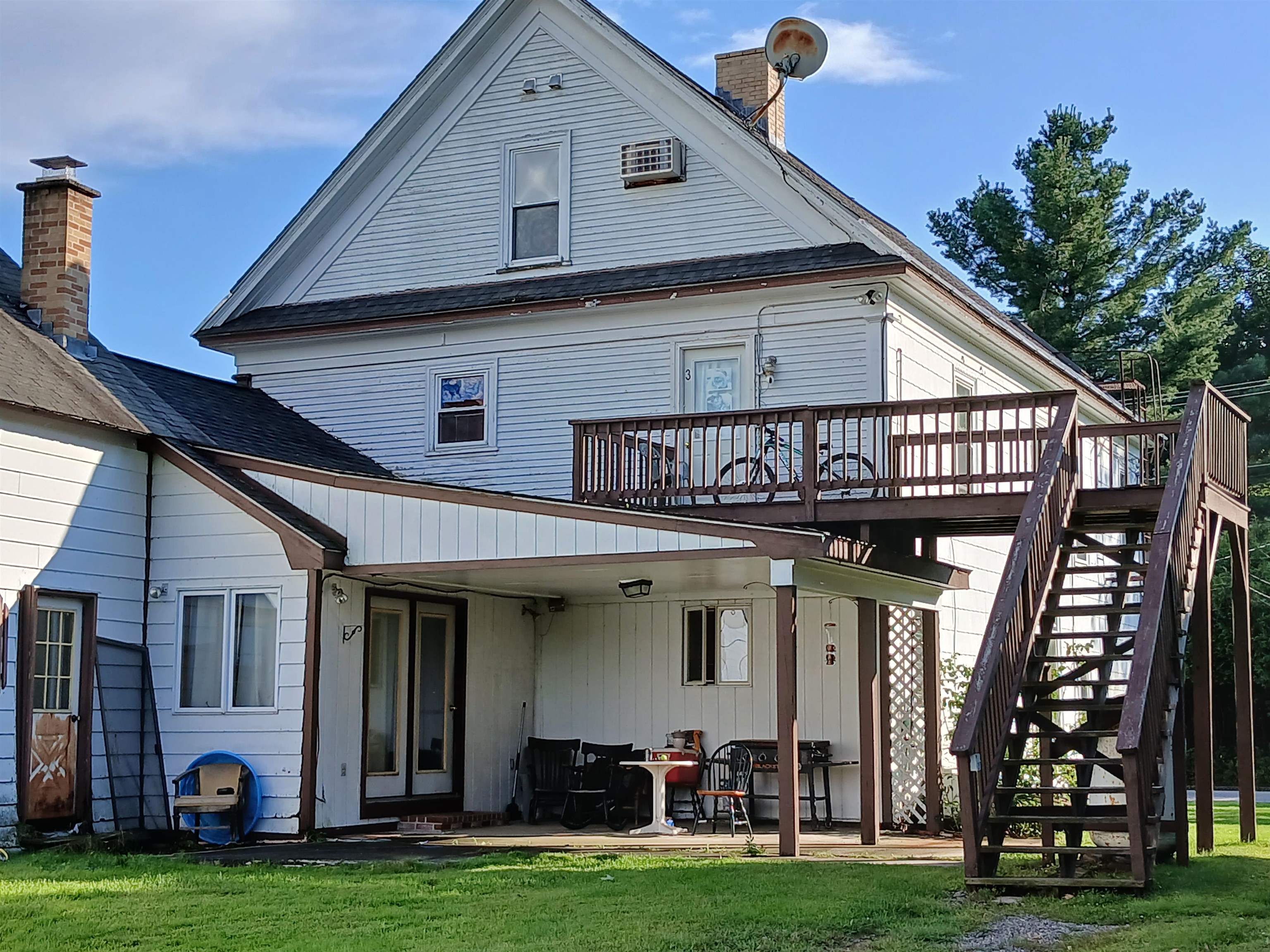 42 Bridge St, Colebrook, NH 03576