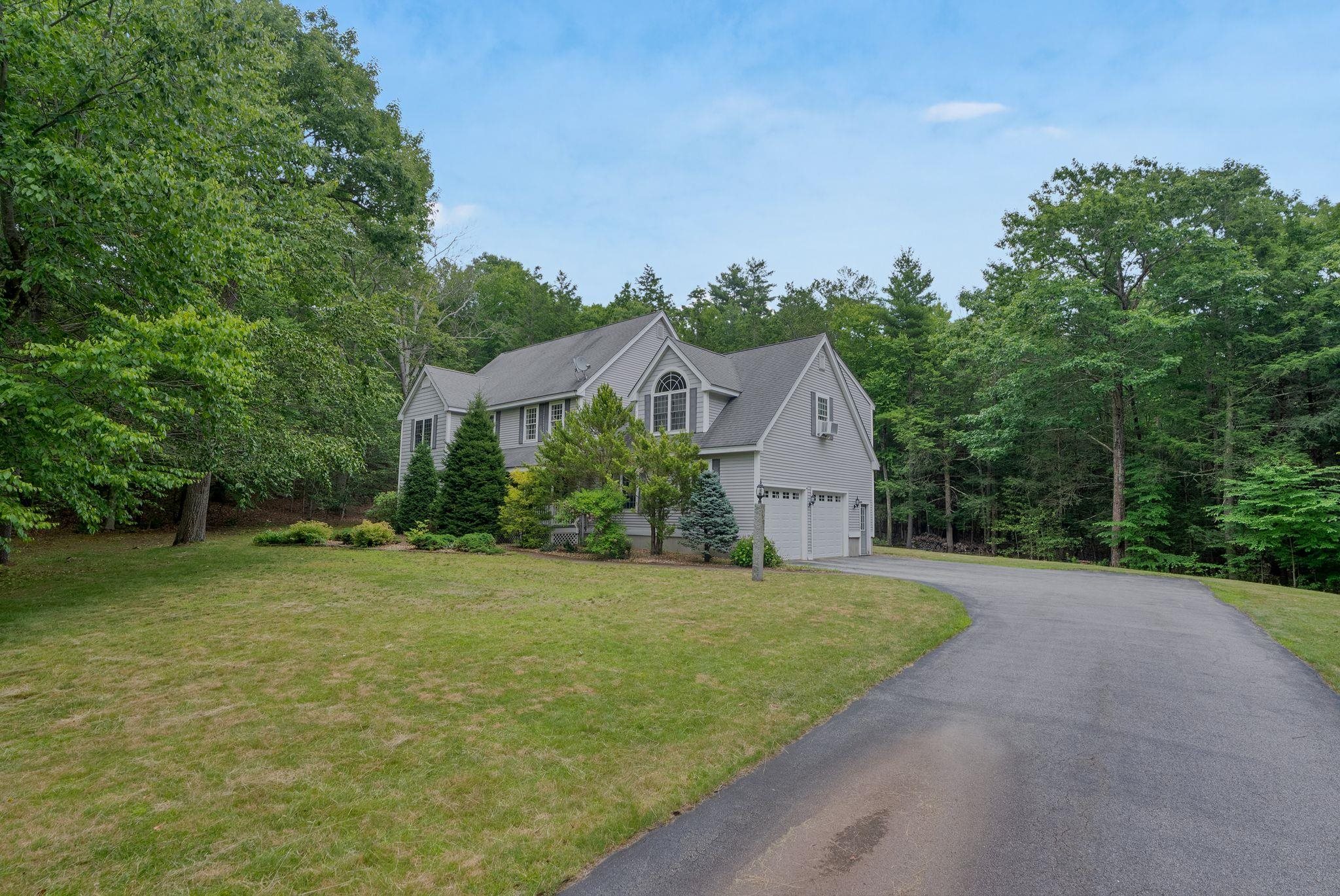 88 Crawford Rd, Chester, NH 03036