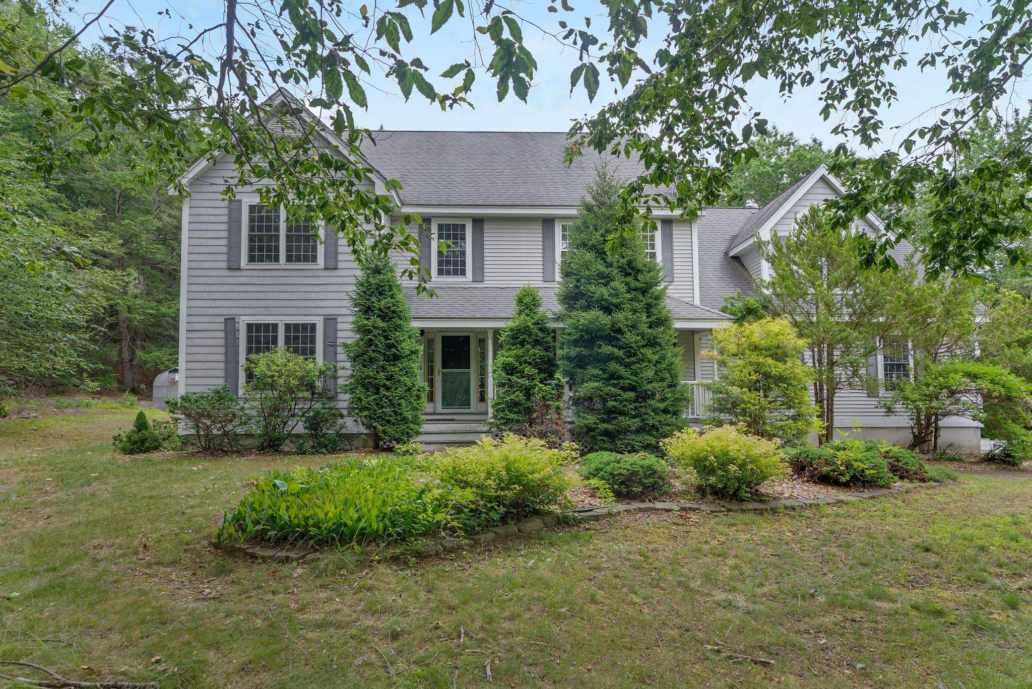 88 Crawford Rd, Chester, NH 03036