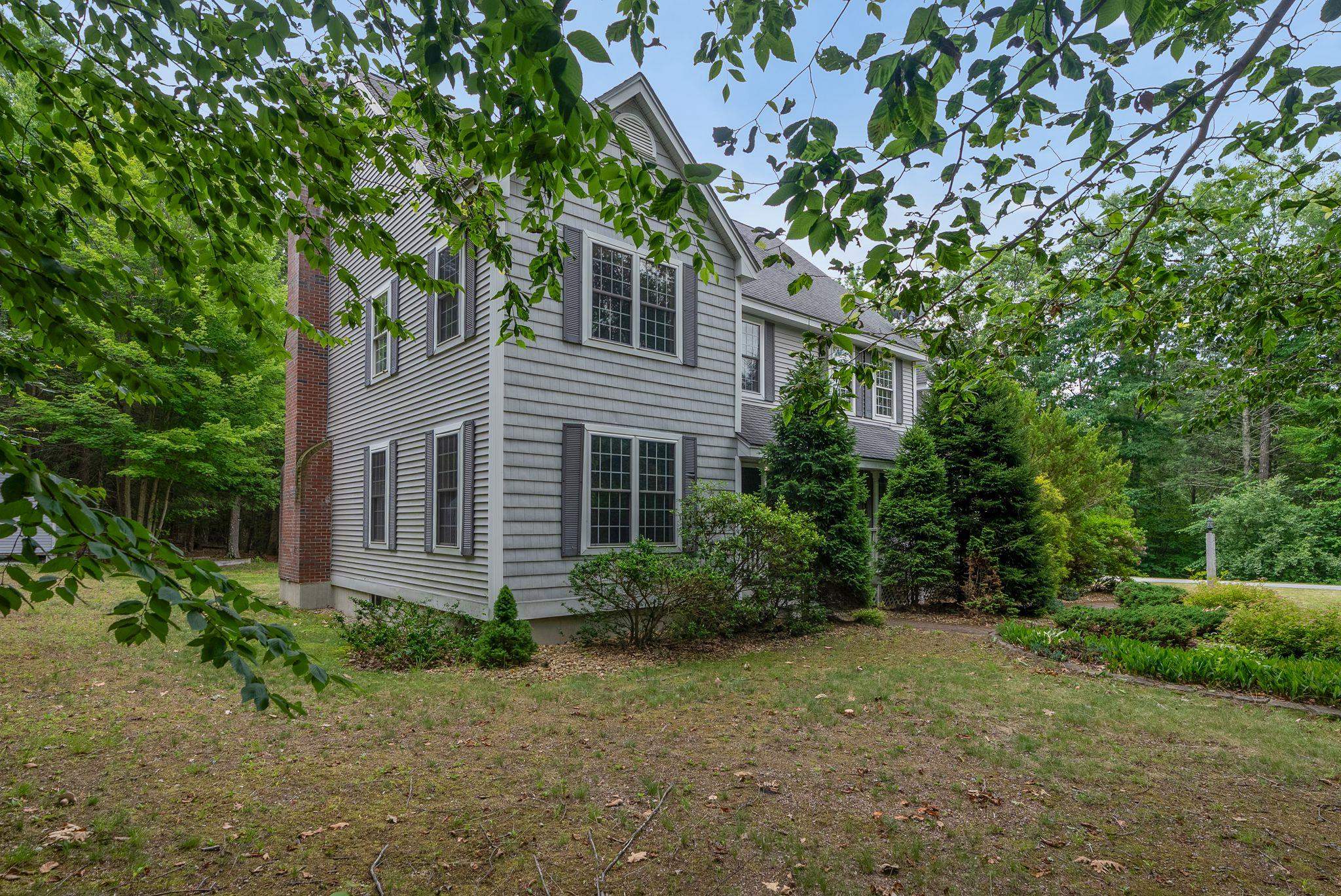 88 Crawford Rd, Chester, NH 03036
