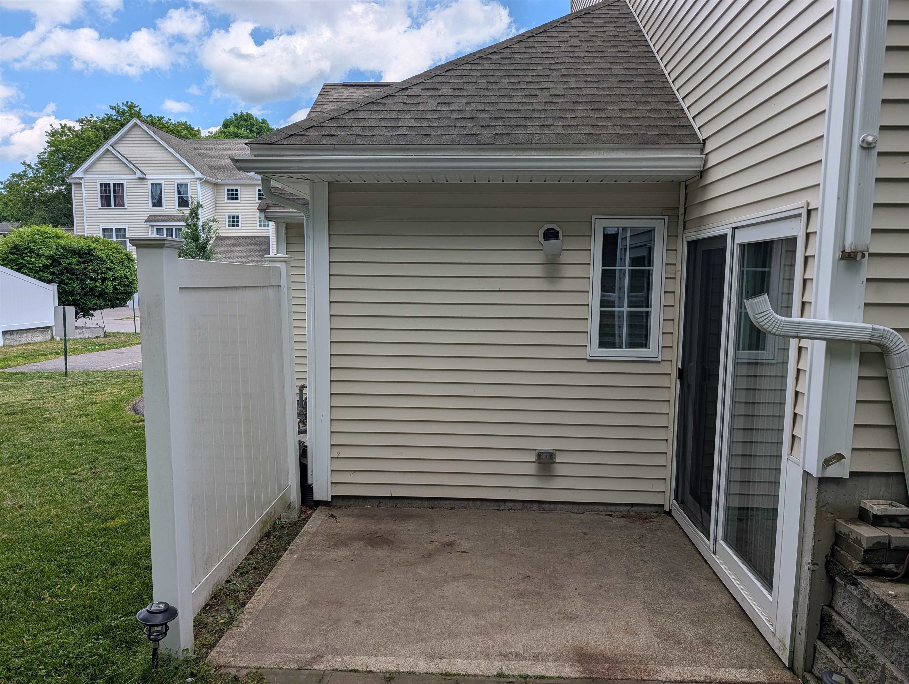 15 Bennett St, Nashua, NH 03064