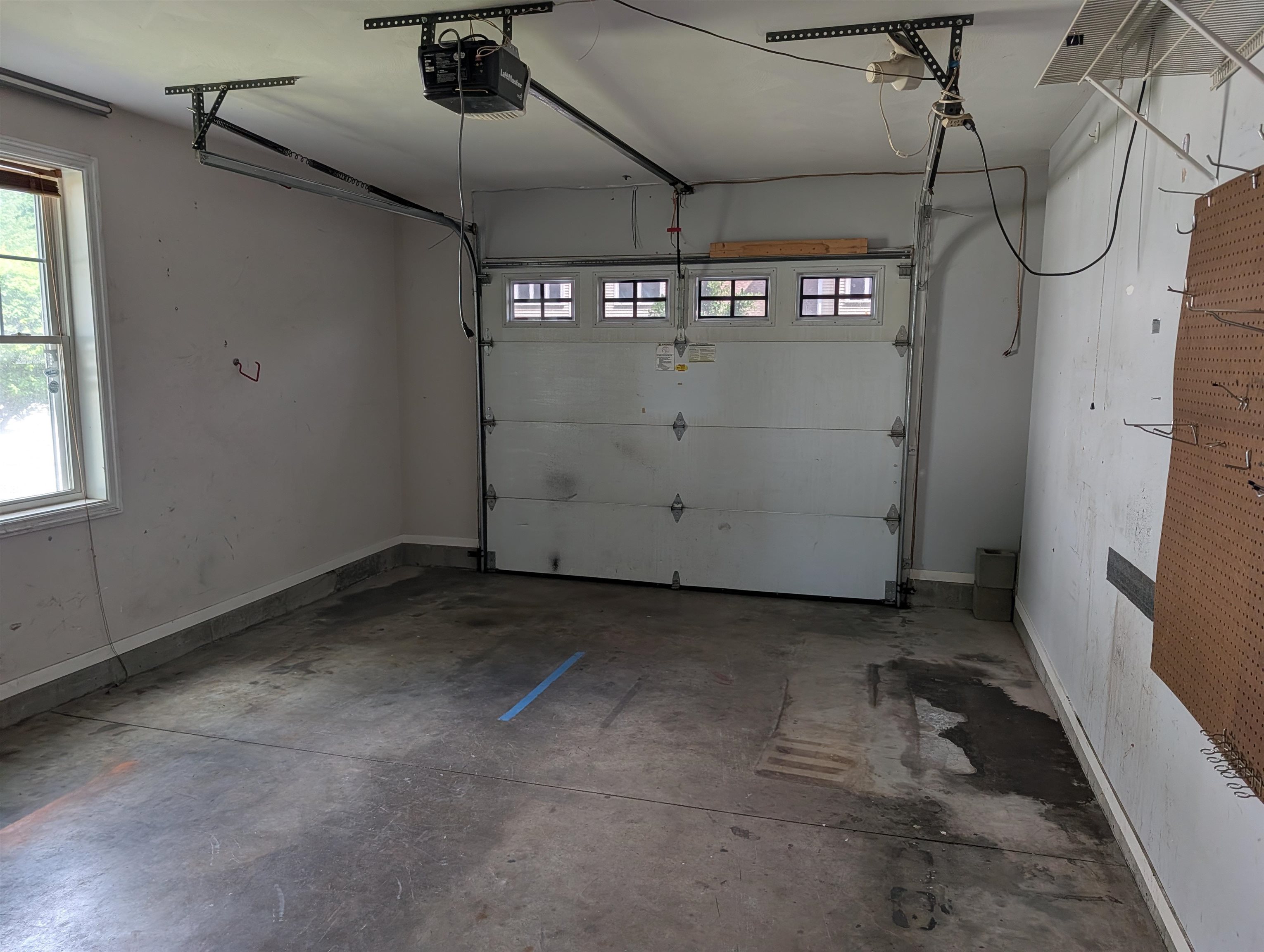15 Bennett St, Nashua, NH 03064