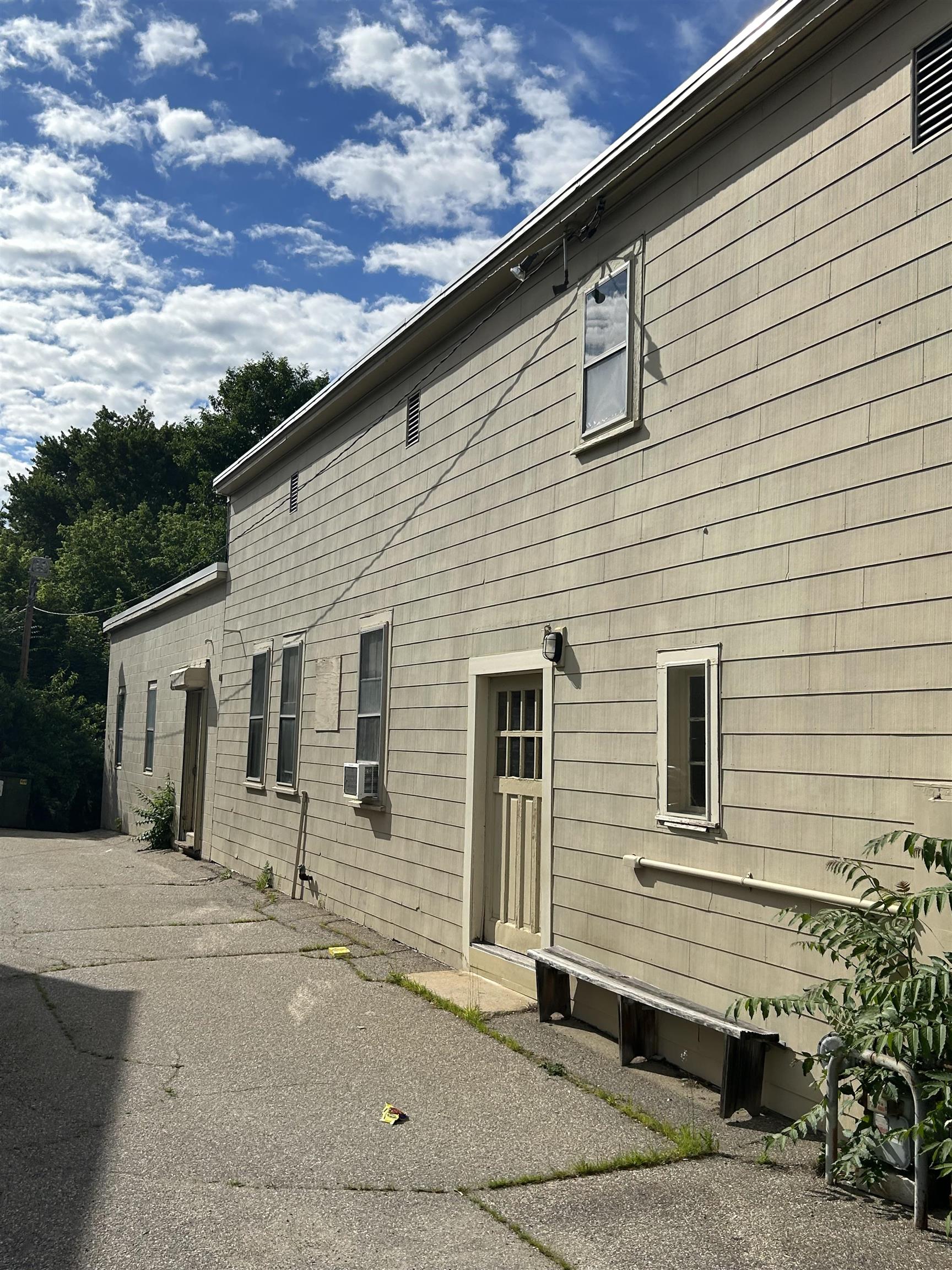 169 S Main St, Manchester, NH 03102