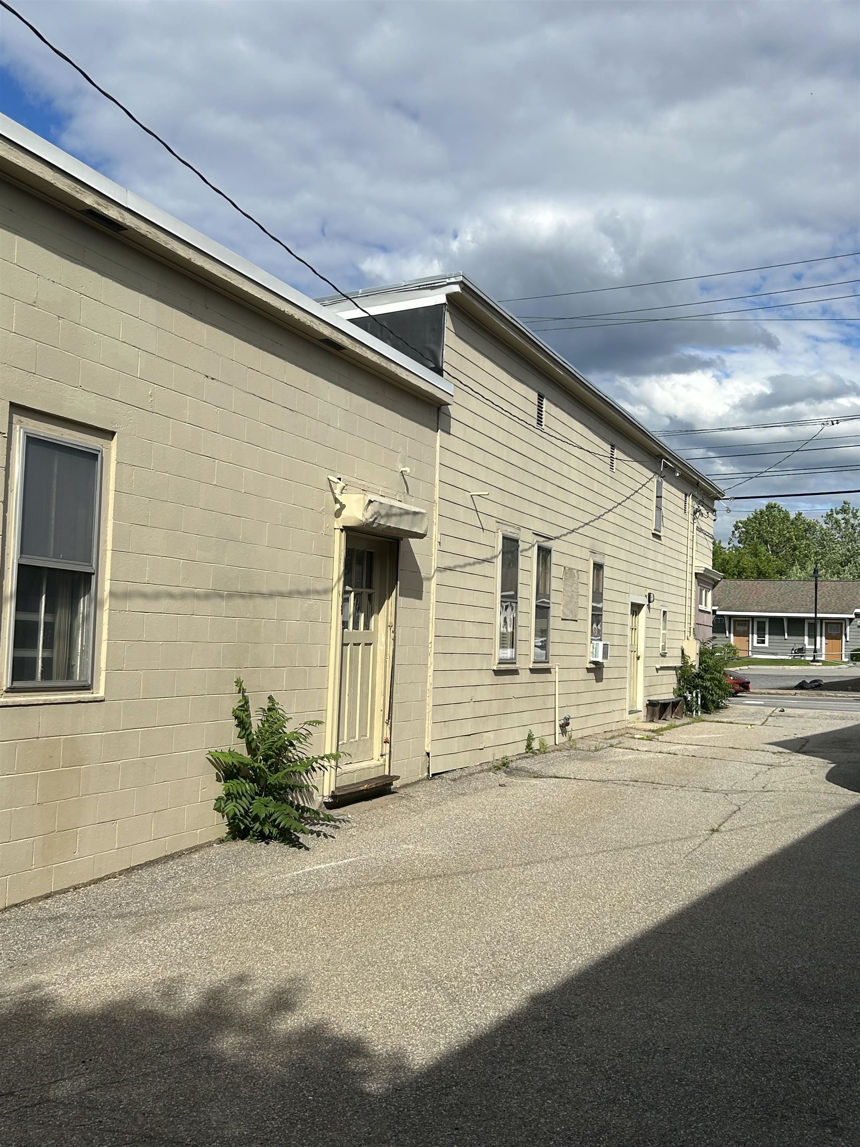 169 S Main St, Manchester, NH 03102