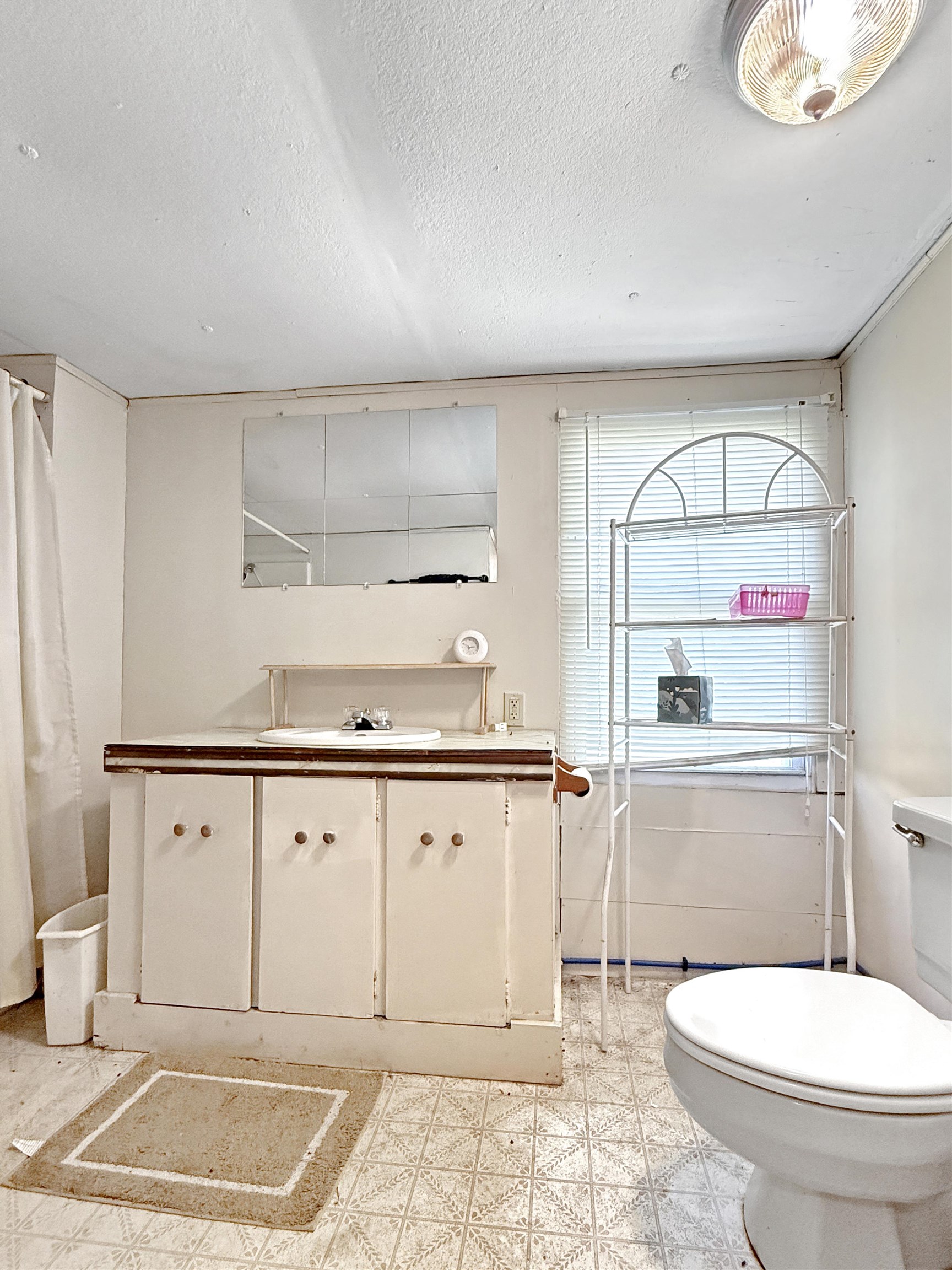 1116 Halls Stream Rd, Pittsburg, NH 03592