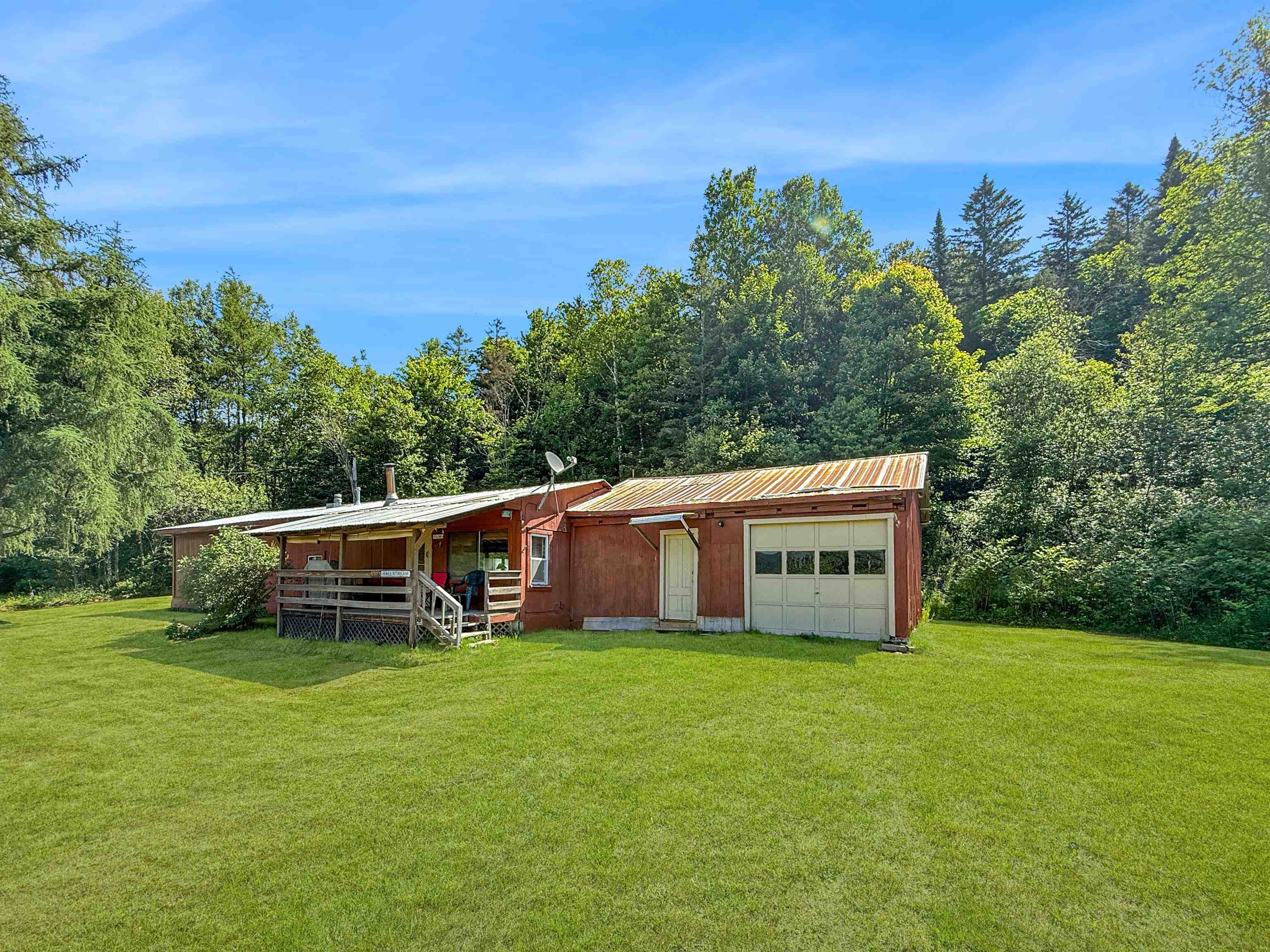 1116 Halls Stream Rd, Pittsburg, NH 03592