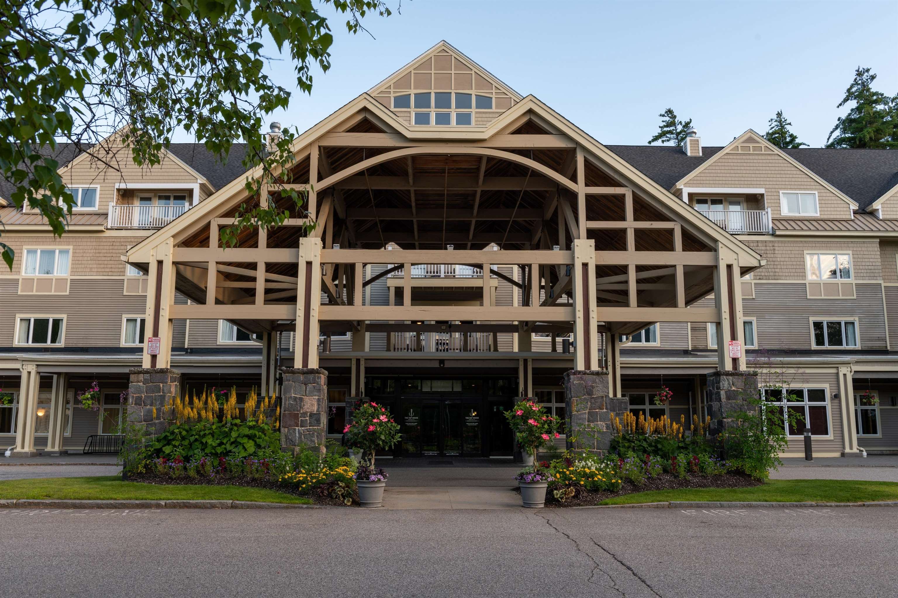 150 Grand Summit Dr, Bartlett, NH 03812