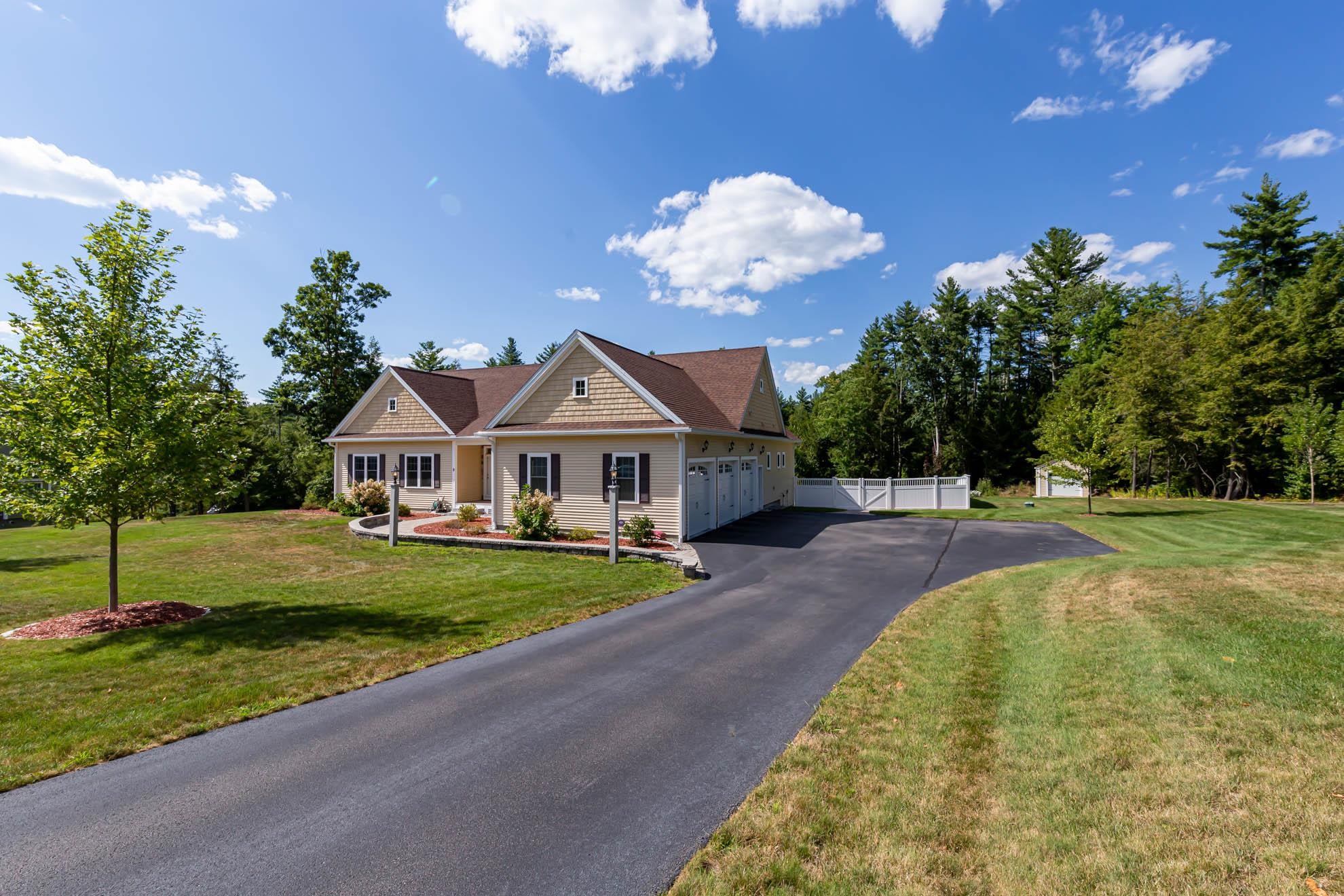 9 Windy Hollow Cir, Merrimack, NH 03054