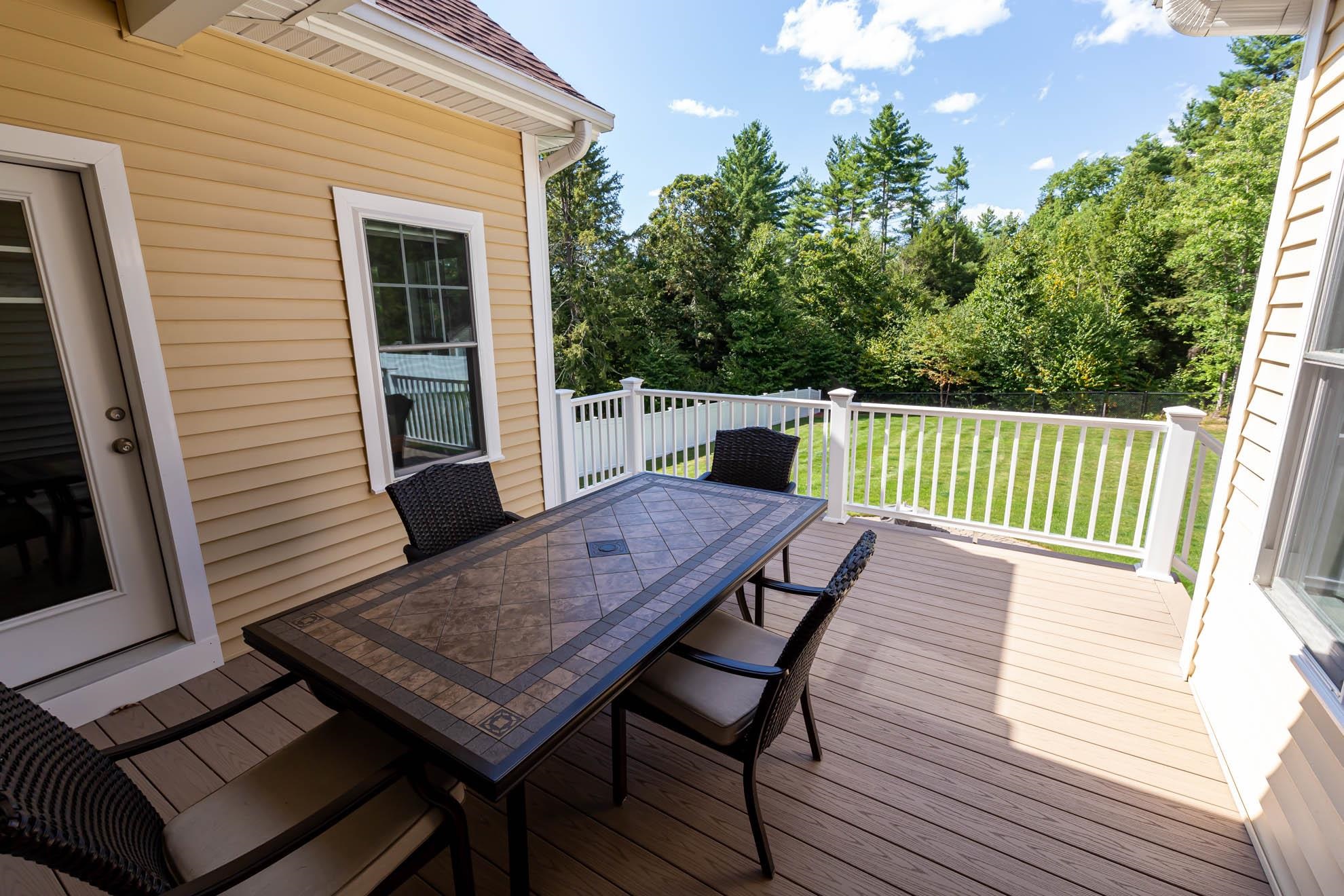 9 Windy Hollow Cir, Merrimack, NH 03054